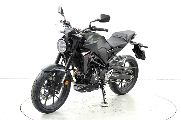 HONDA CB 300-showroom-element-2