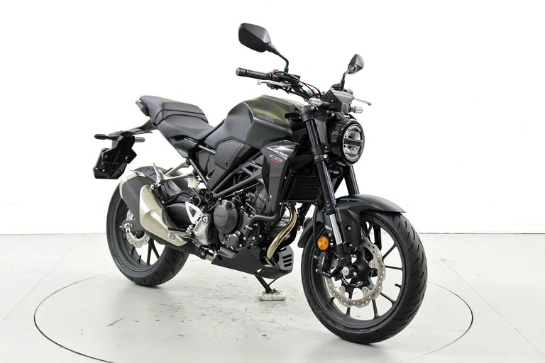 HONDA CB 300-showroom-element-1