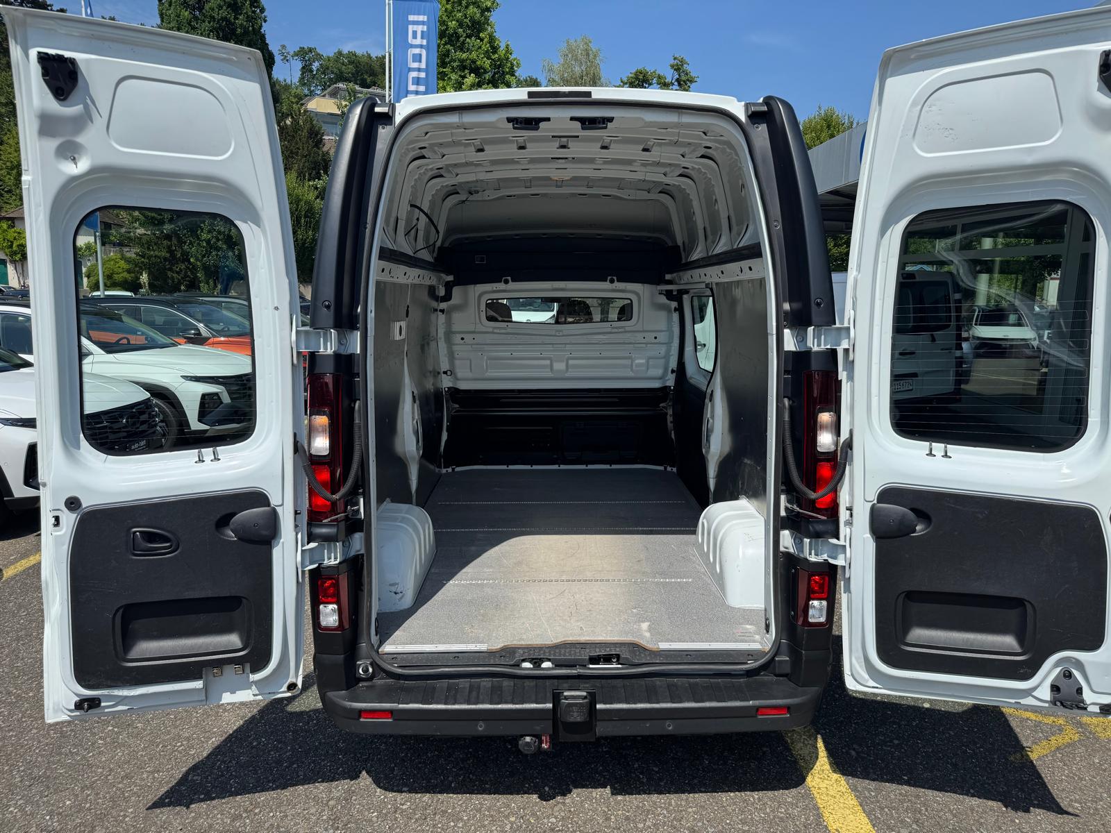 RENAULT Trafic 150 Adv.L2H2 EN-image-15
