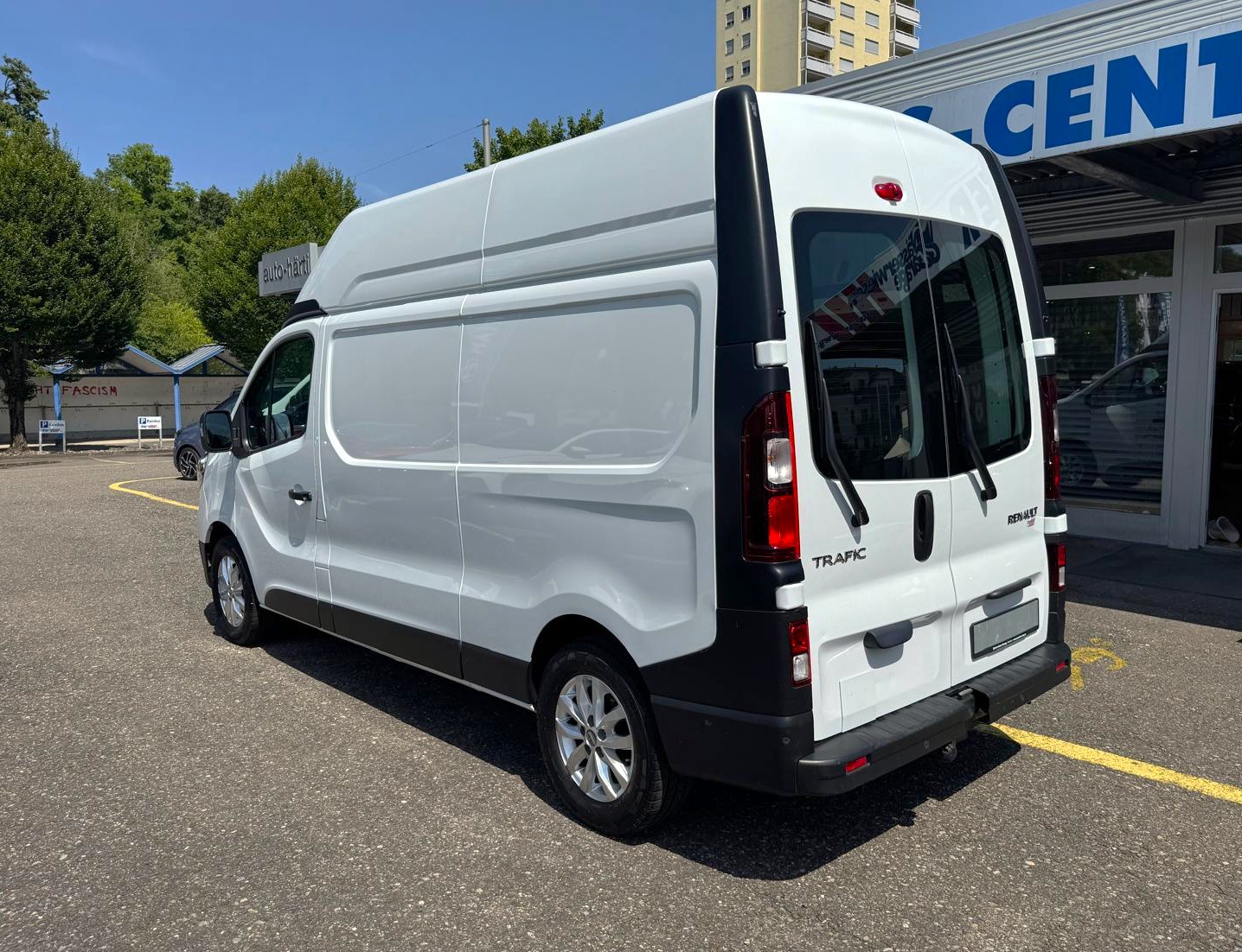RENAULT Trafic 150 Adv.L2H2 EN-image-13