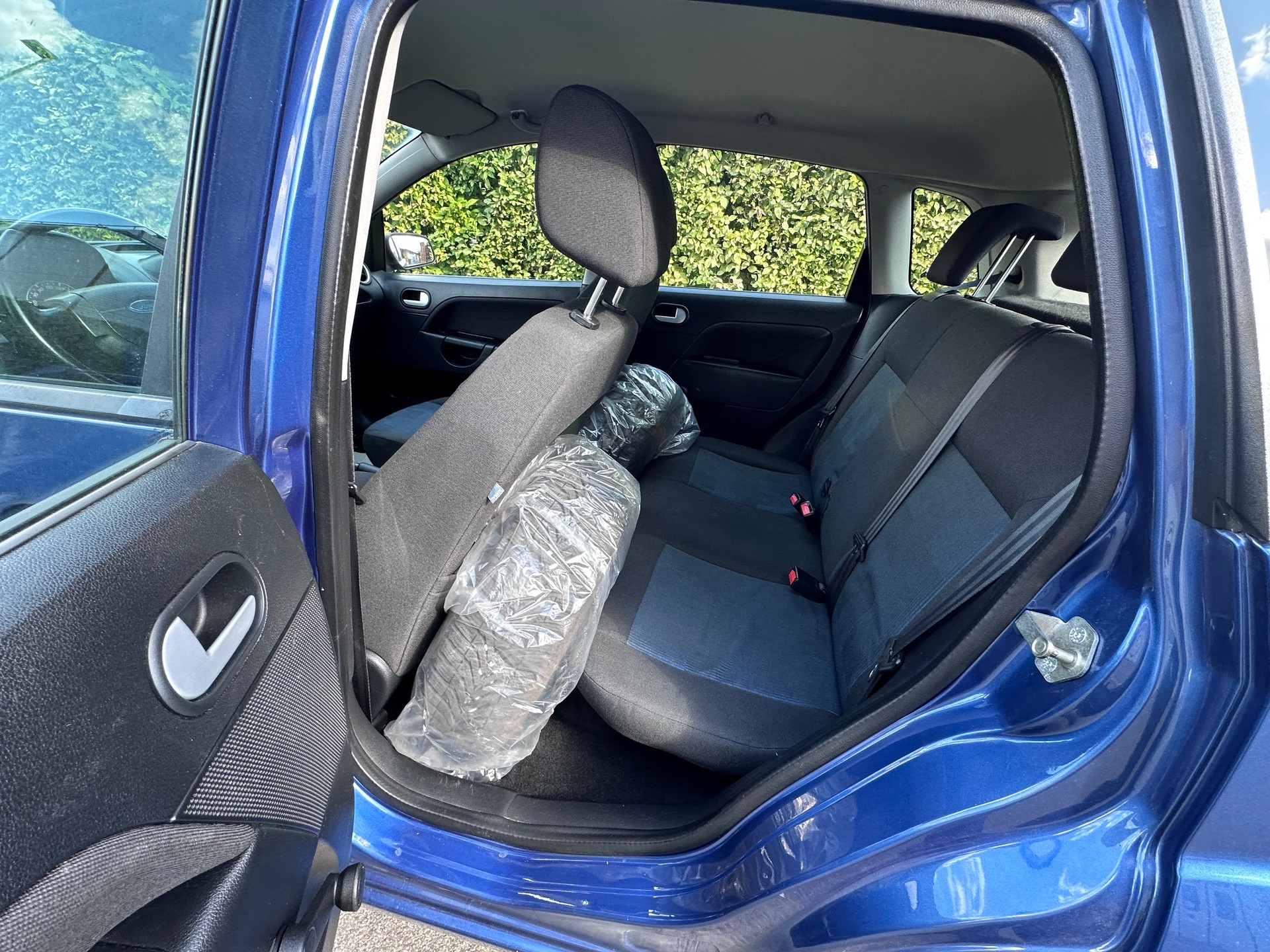 FORD Fiesta 1.4 16V Trend-image-11