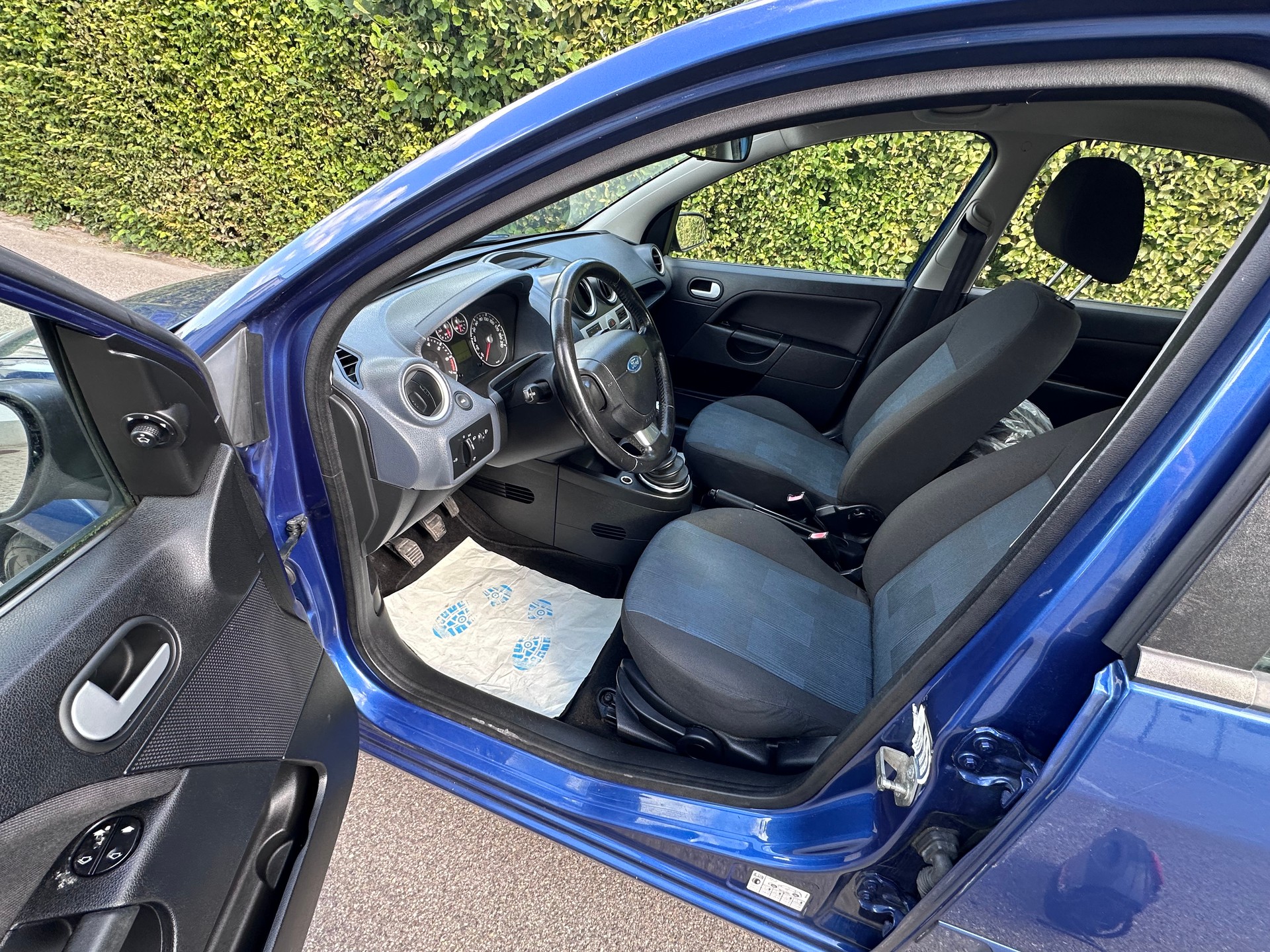 FORD Fiesta 1.4 16V Trend-image-9