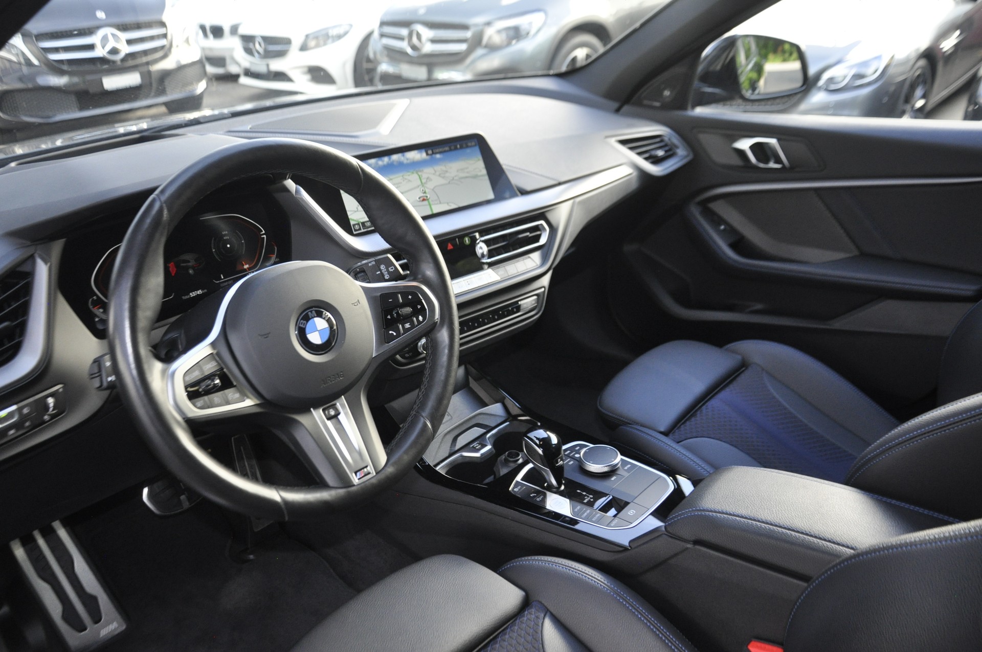 BMW 118i M Sport Steptronic-image-2