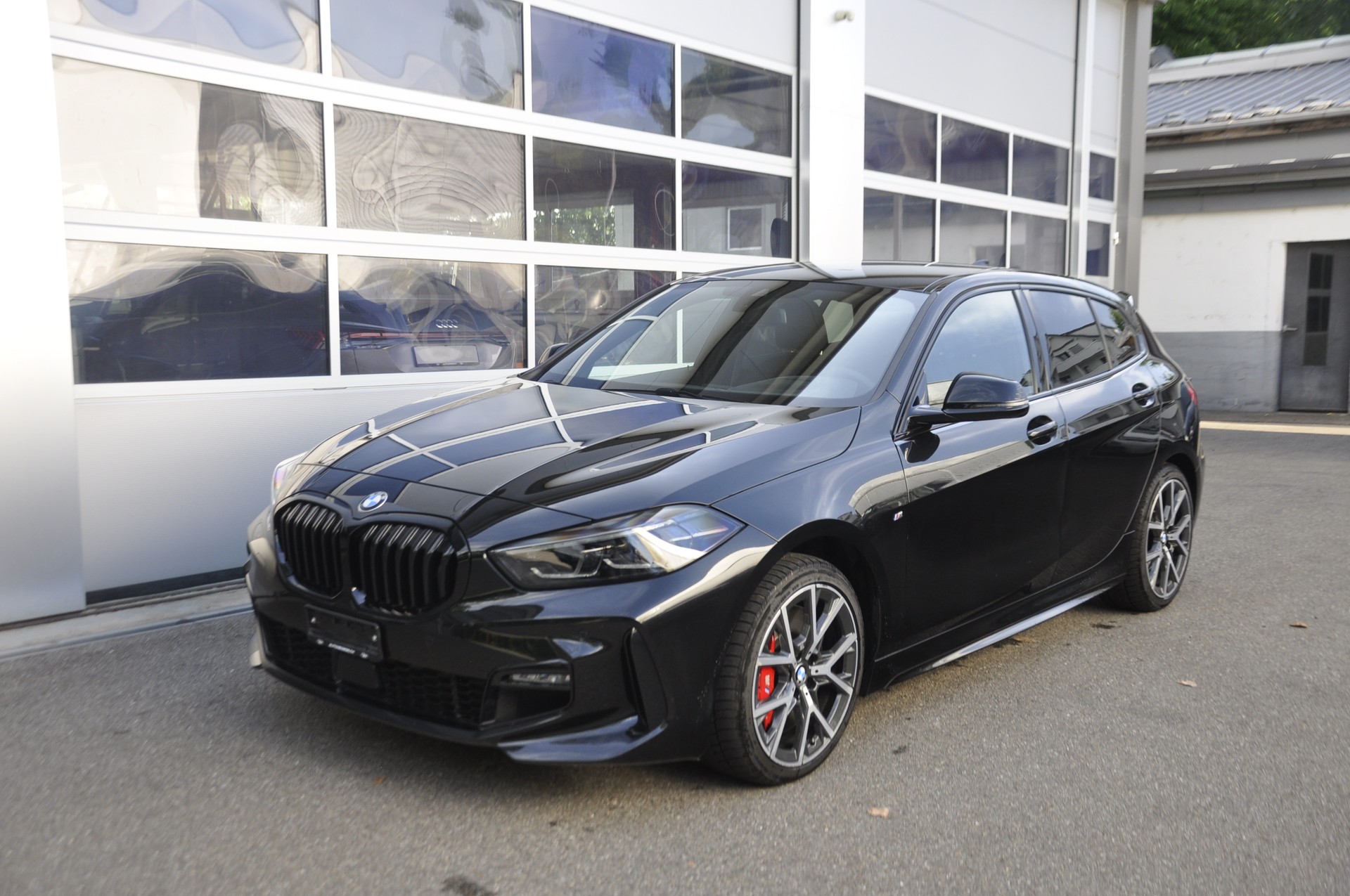 BMW 118i M Sport Steptronic-image-12