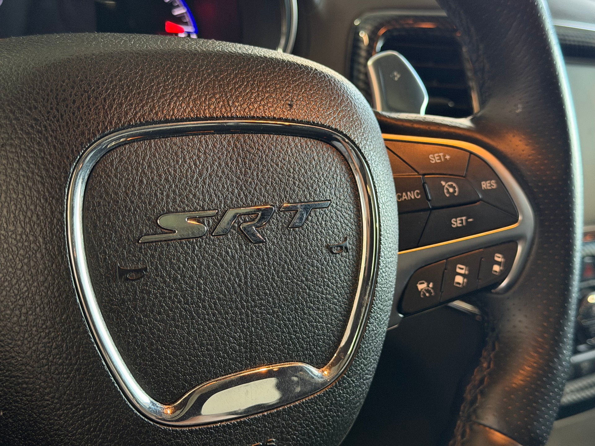JEEP Grand Cherokee 6.4 V8 HEMI SRT8 Automatic | Frisch ab Service | Sternenhimmel | KW Federn-image-25