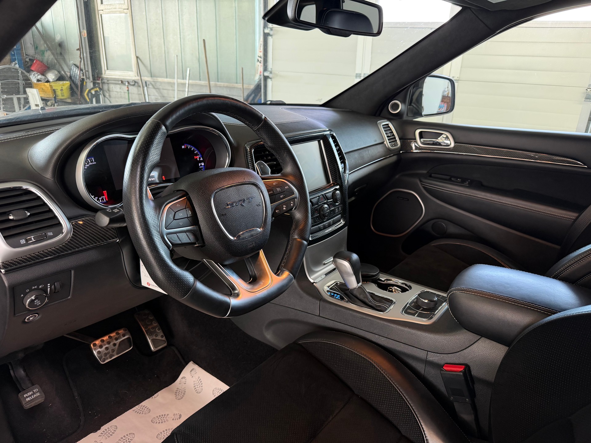 JEEP Grand Cherokee 6.4 V8 HEMI SRT8 Automatic | Frisch ab Service | Sternenhimmel | KW Federn-image-7