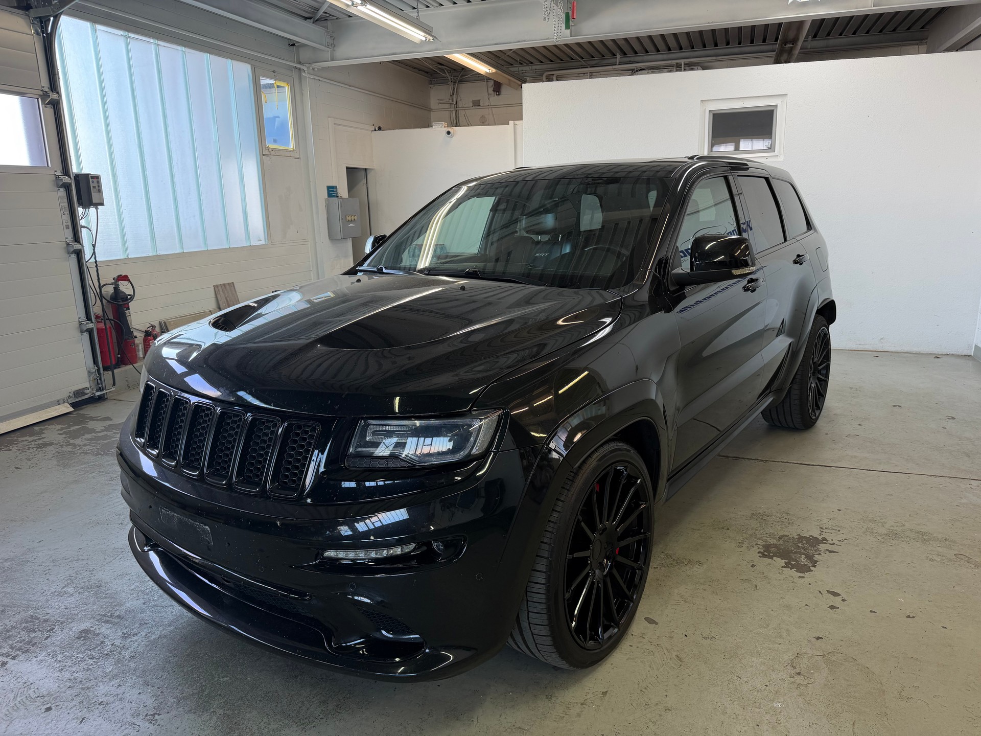 JEEP Grand Cherokee 6.4 V8 HEMI SRT8 Automatic | Frisch ab Service | Sternenhimmel | KW Federn-image-1