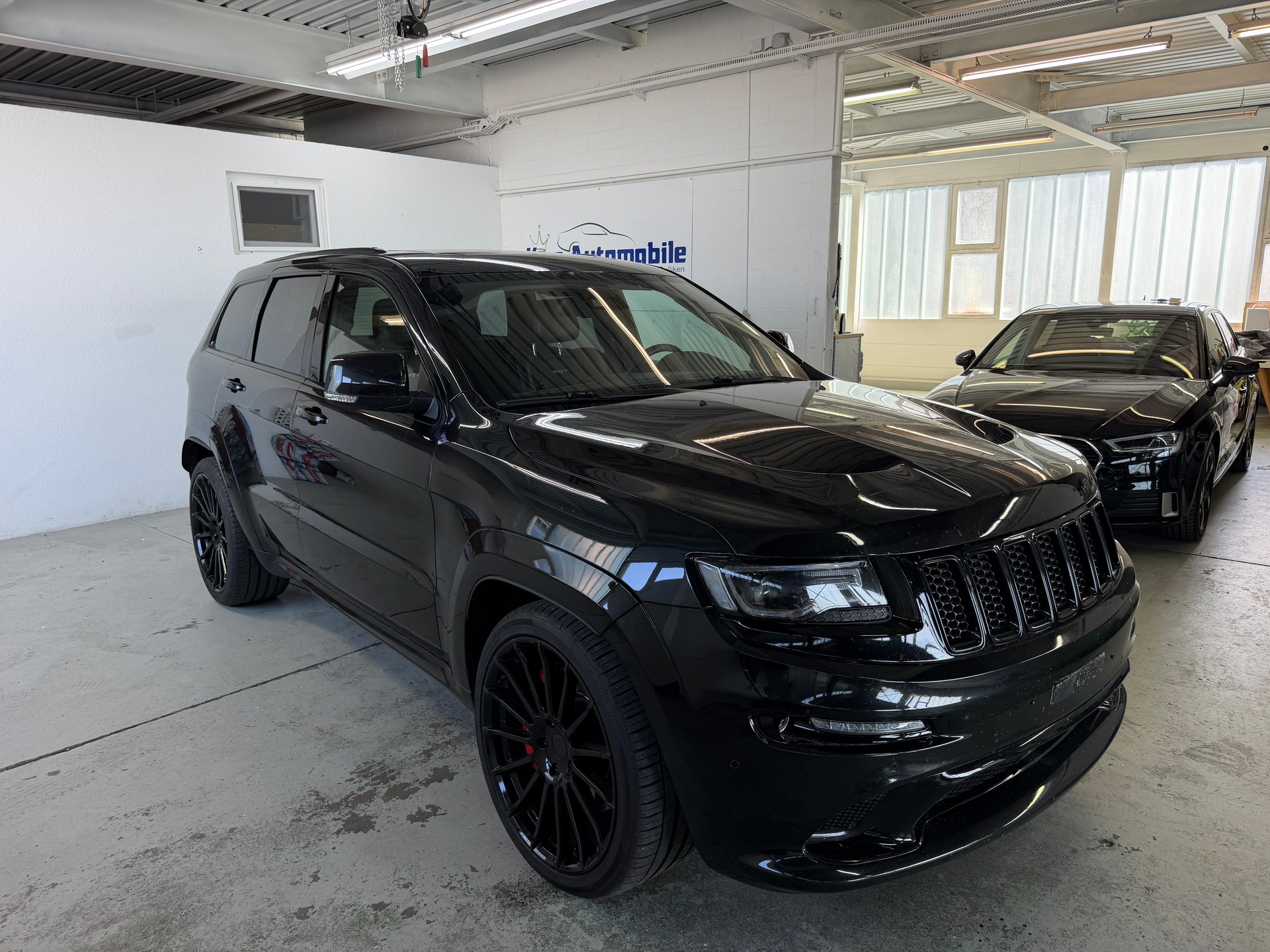 JEEP Grand Cherokee 6.4 V8 HEMI SRT8 Automatic | Frisch ab Service | Sternenhimmel | KW Federn-showroom-element-3