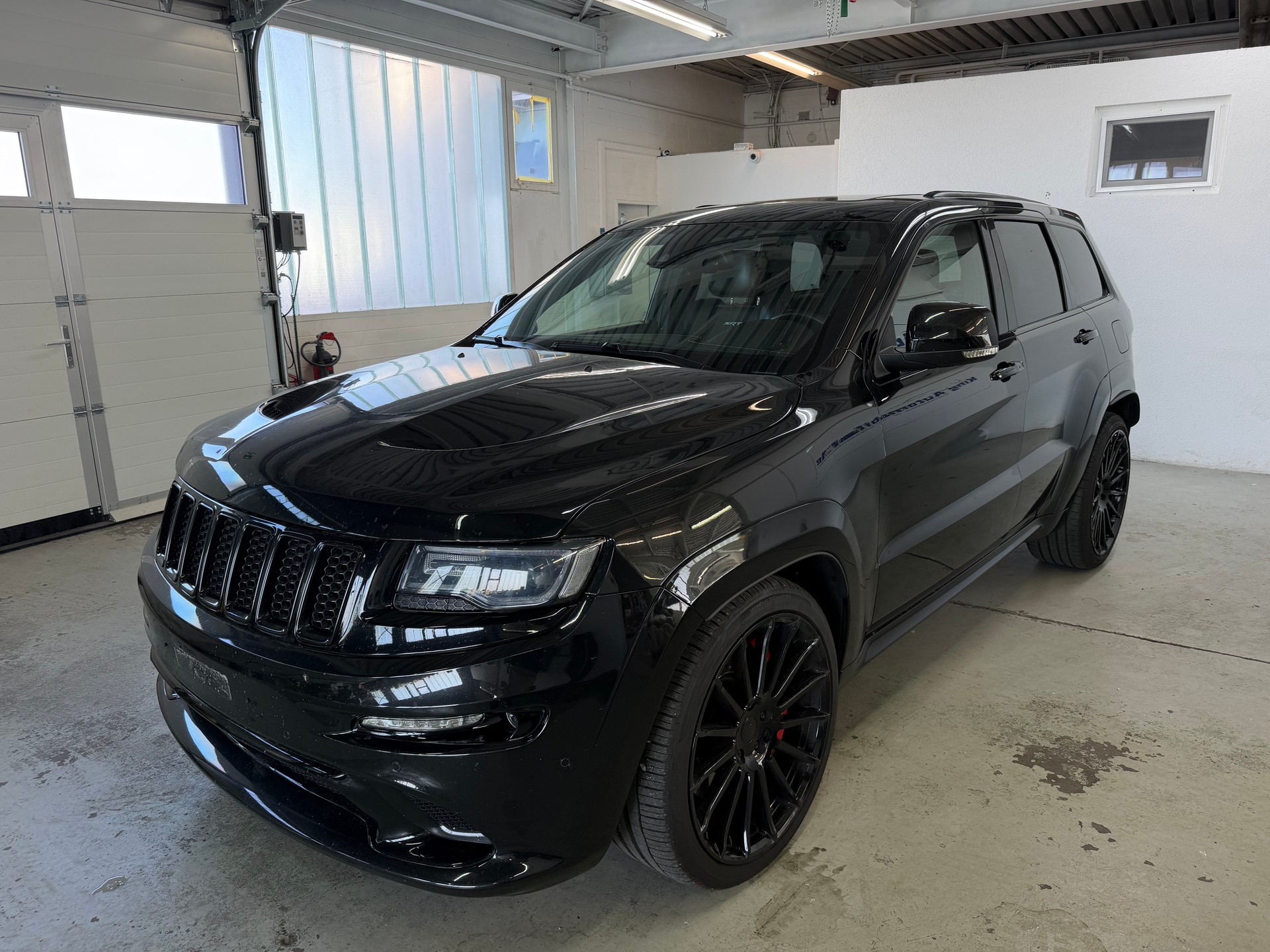 JEEP Grand Cherokee 6.4 V8 HEMI SRT8 Automatic | Frisch ab Service | Sternenhimmel | KW Federn-showroom-element-1