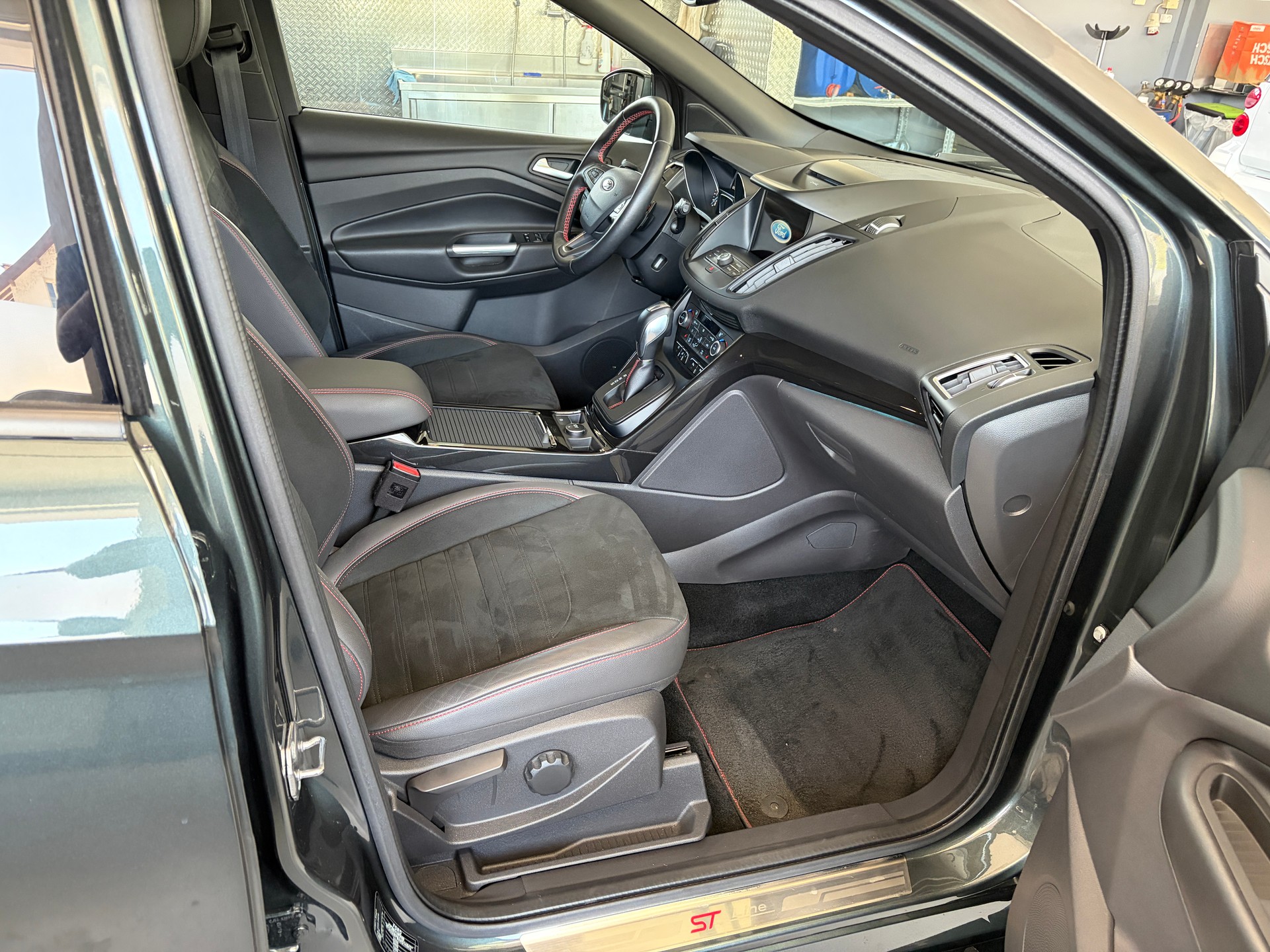 FORD Kuga 2.0 SCTi ST Line High 4WD Automatic-image-7
