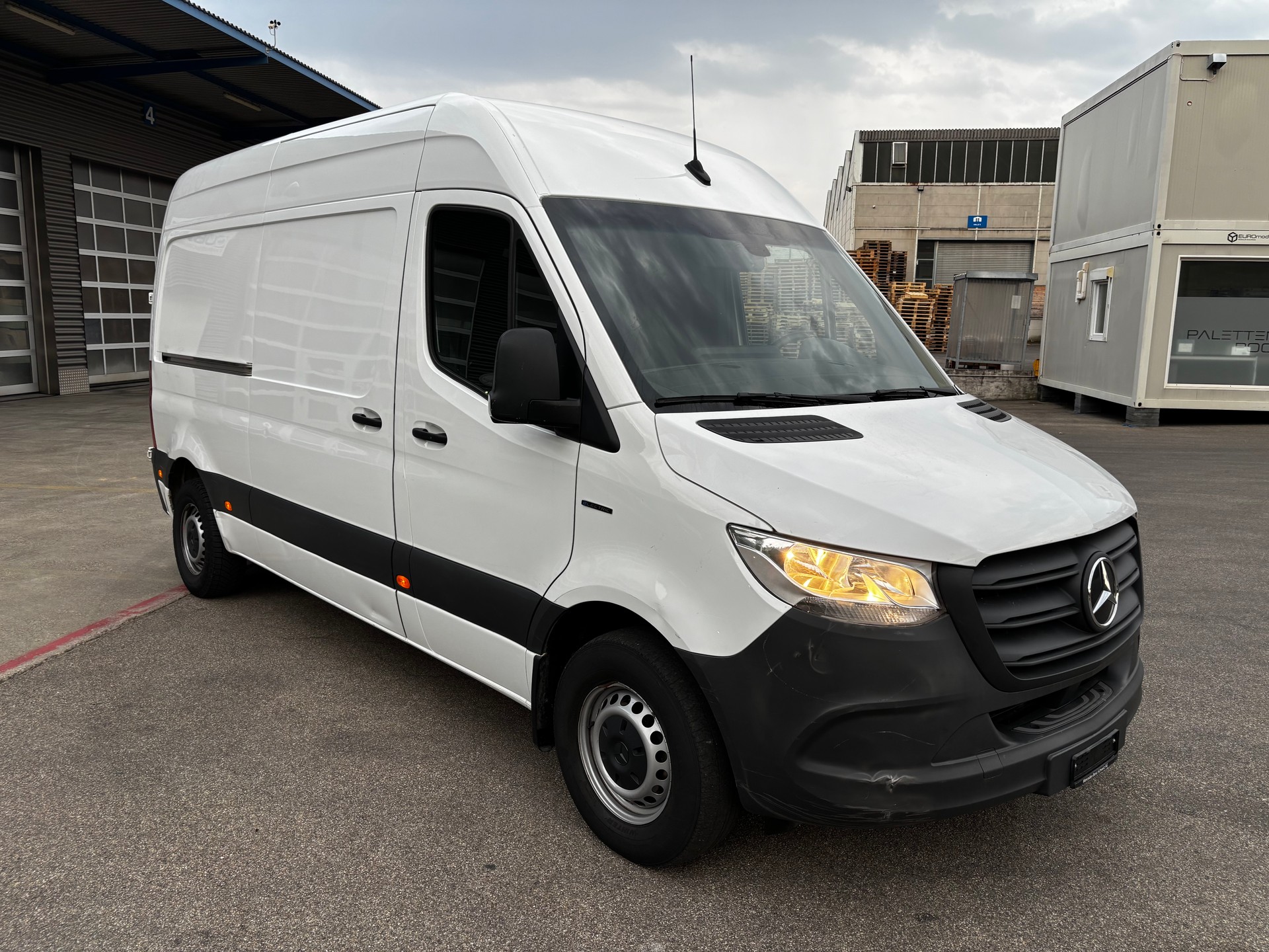 MERCEDES-BENZ eSprinter 312 47kWh Standard-image-0