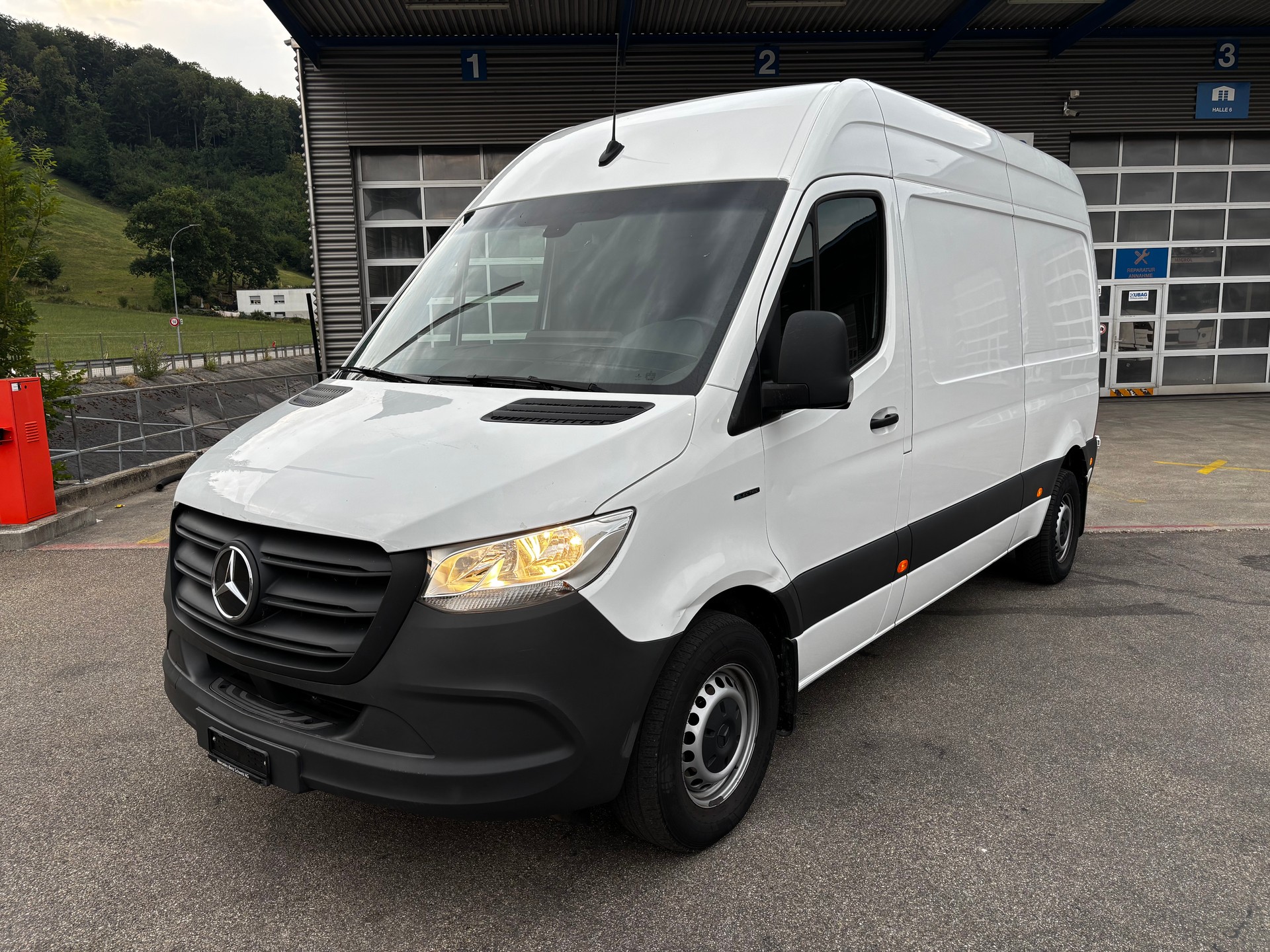 MERCEDES-BENZ eSprinter 312 47kWh Standard-image-1