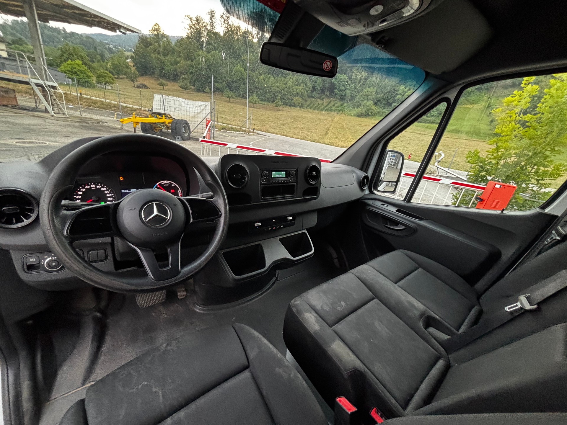 MERCEDES-BENZ eSprinter 312 47kWh Standard-image-8