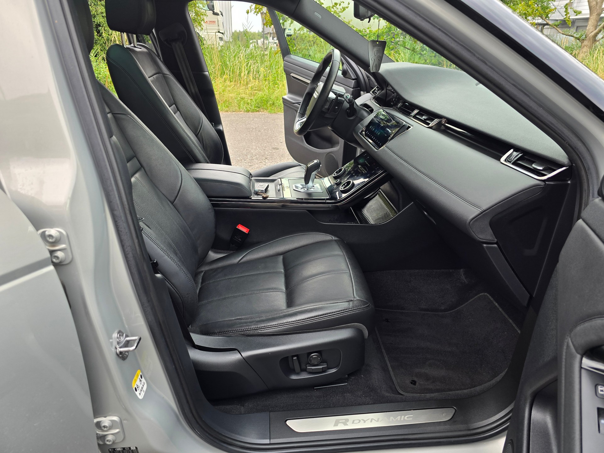 LAND ROVER Range Rover Evoque R-Dynamic D 150 HSE AT9-image-15