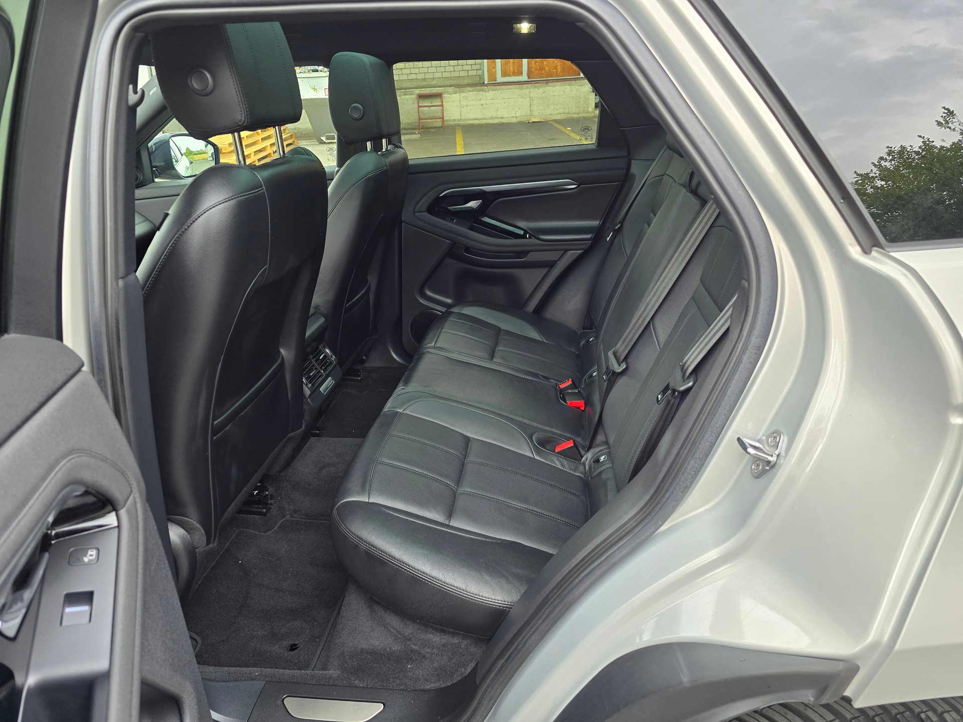 LAND ROVER Range Rover Evoque R-Dynamic D 150 HSE AT9-image-14