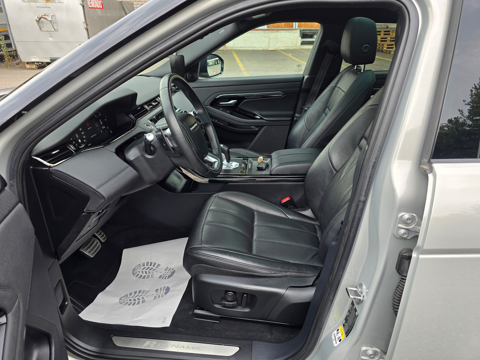 LAND ROVER Range Rover Evoque R-Dynamic D 150 HSE AT9-image-11