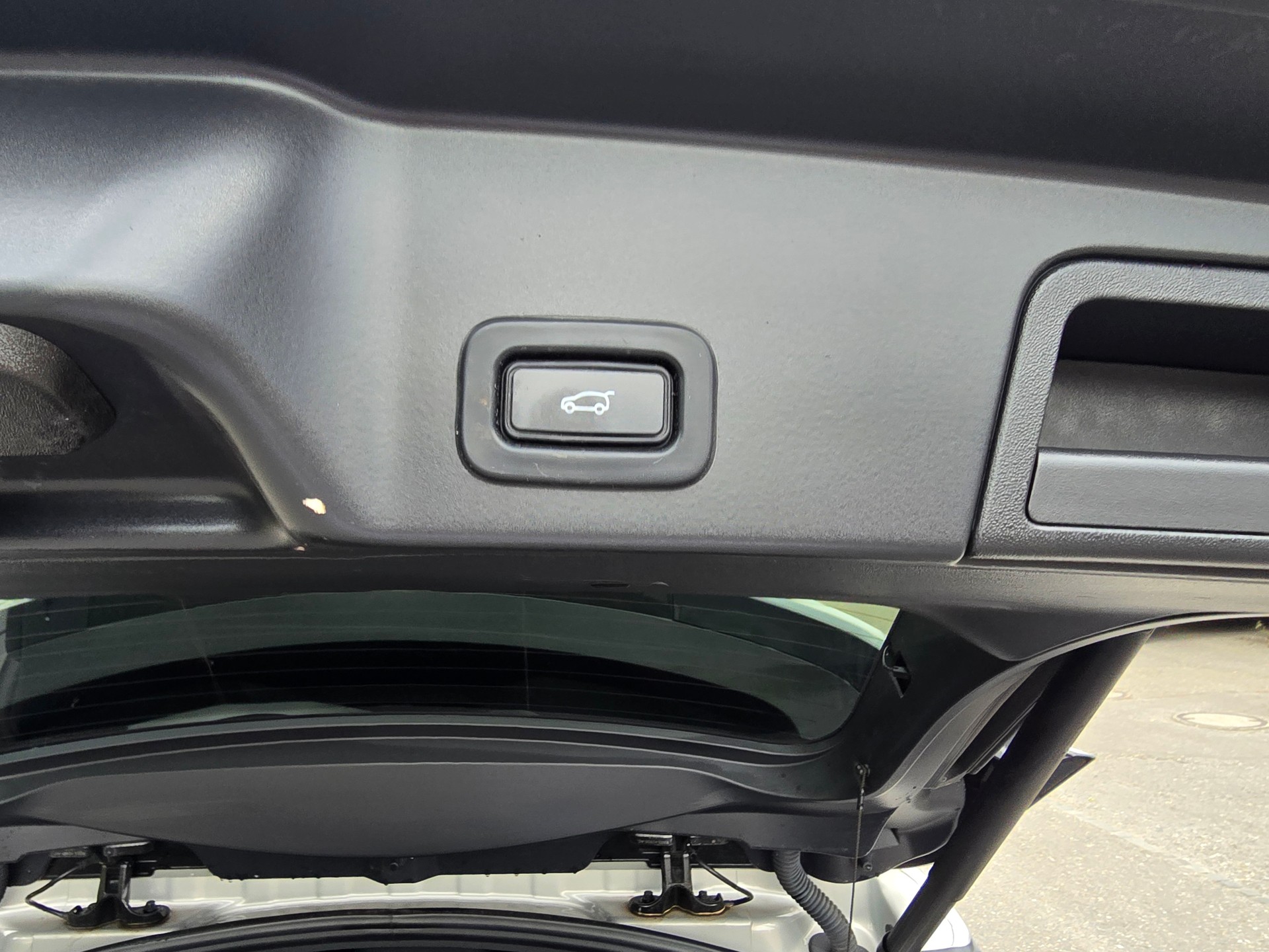 LAND ROVER Range Rover Evoque R-Dynamic D 150 HSE AT9-image-7