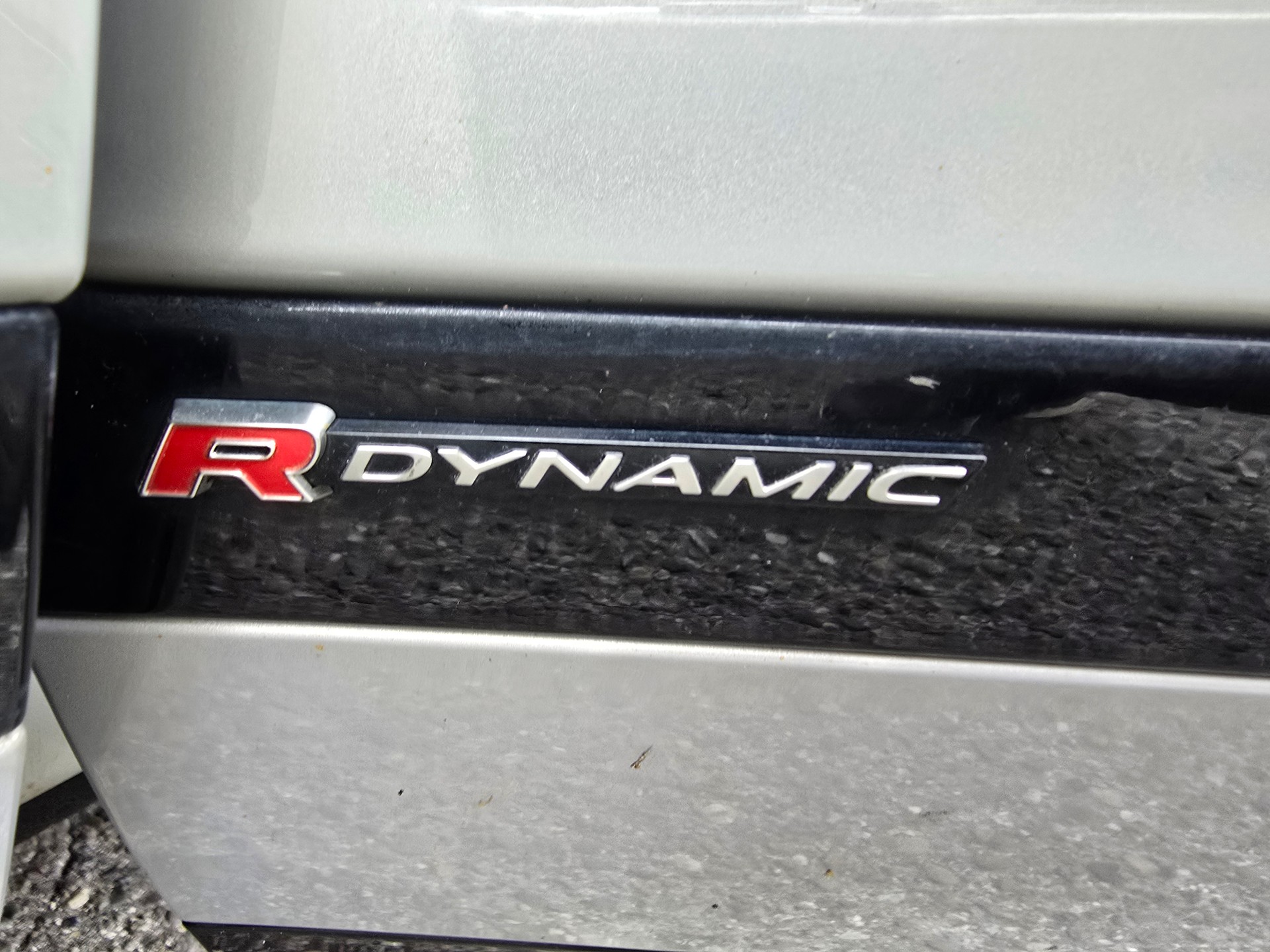 LAND ROVER Range Rover Evoque R-Dynamic D 150 HSE AT9-image-17