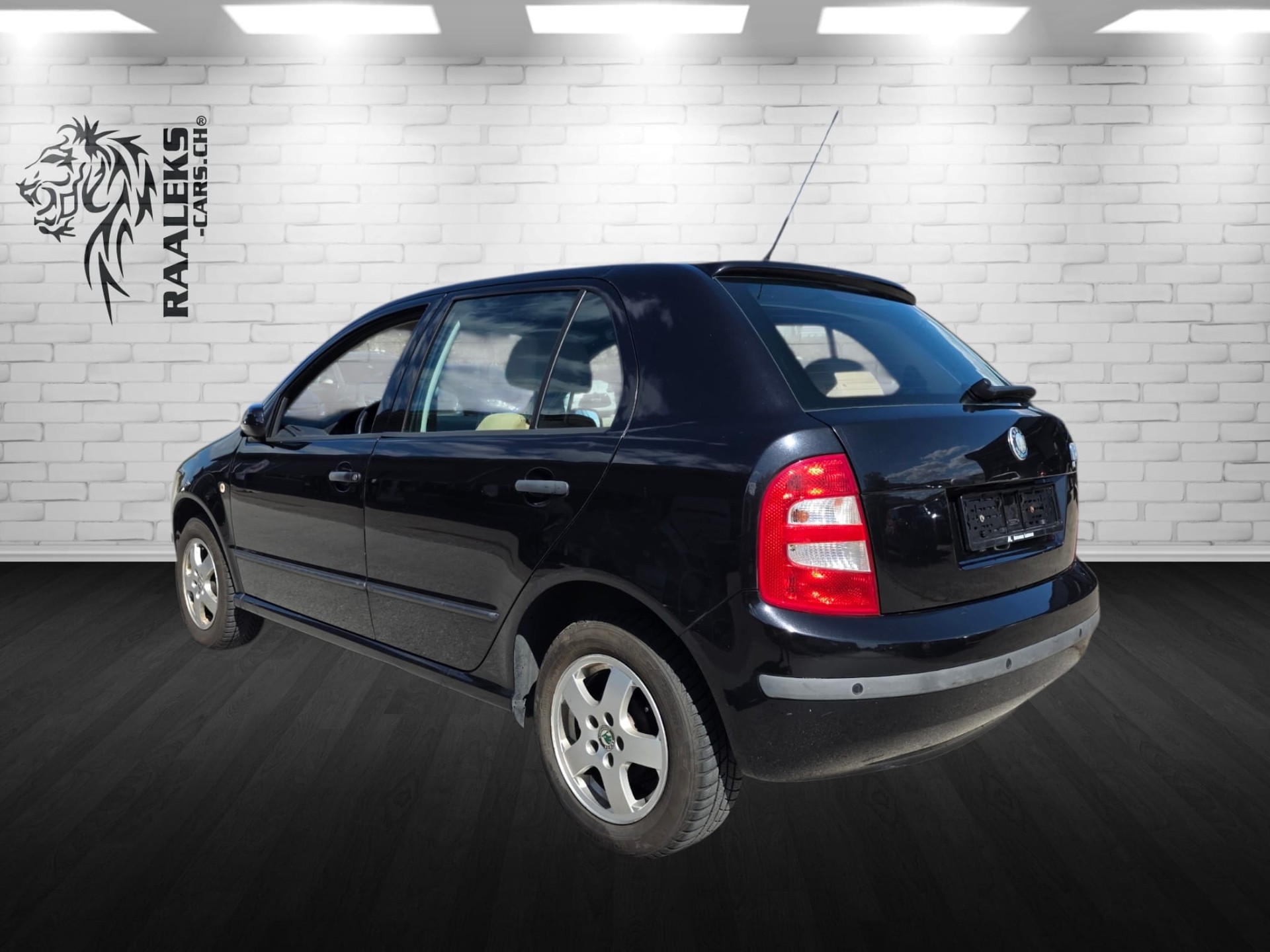 SKODA Fabia 1.4 16V Elegance-image-3