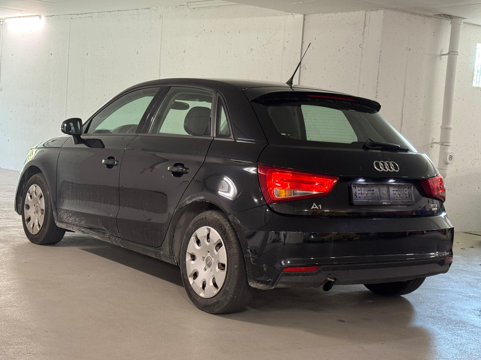 AUDI A1 Sportback 1.0 TFSI Design-image-4