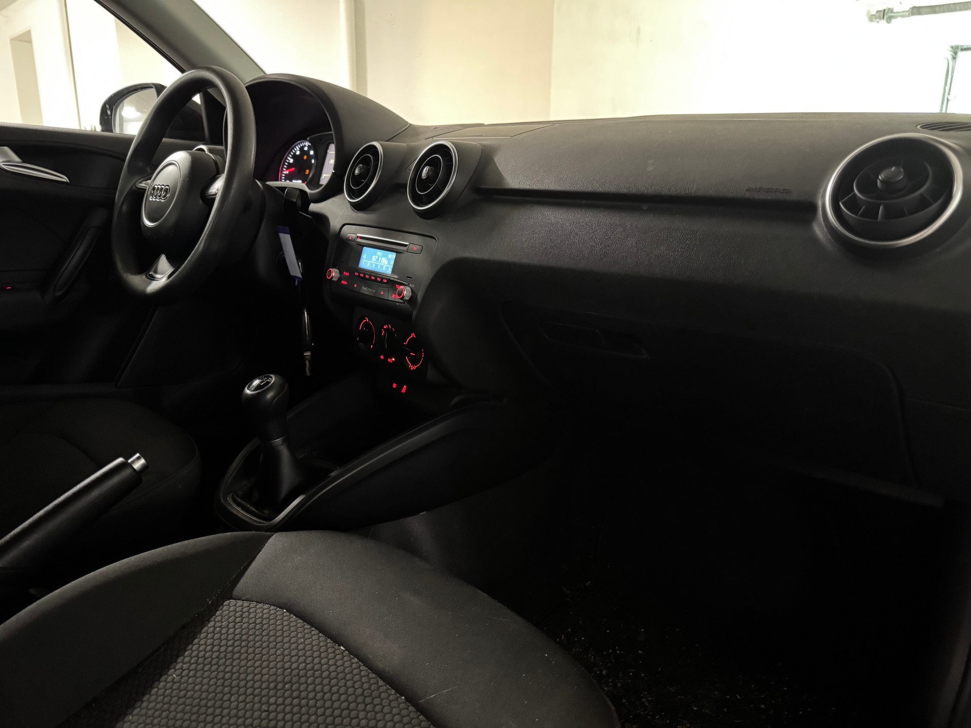 AUDI A1 Sportback 1.0 TFSI Design-image-9