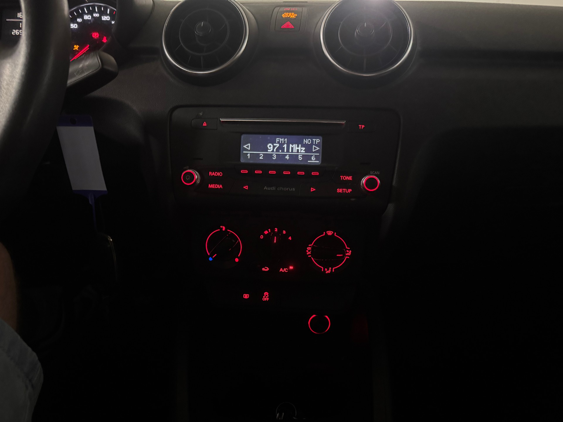 AUDI A1 Sportback 1.0 TFSI Design-image-11