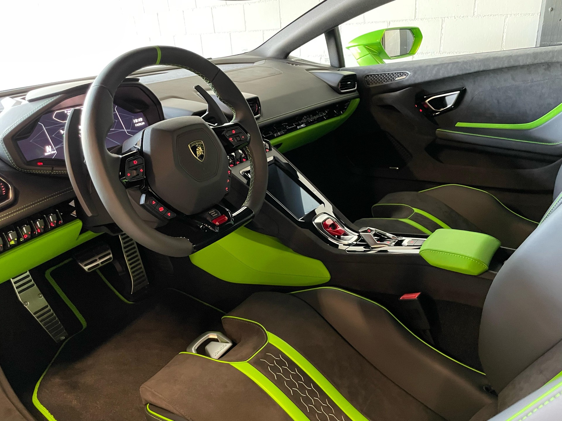 LAMBORGHINI Huracan TECNICA Coupé DCT Full Carbon-image-6