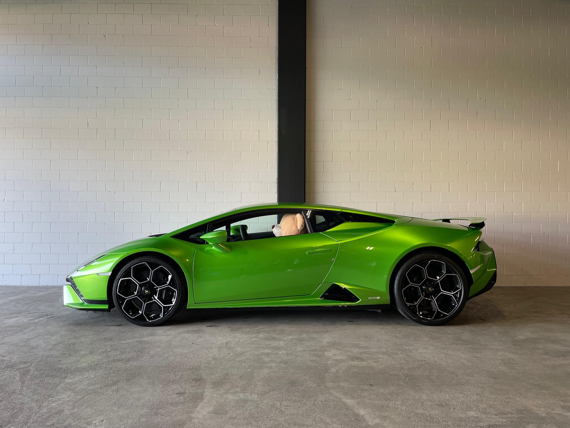 LAMBORGHINI Huracan TECNICA Coupé DCT Full Carbon-image-0