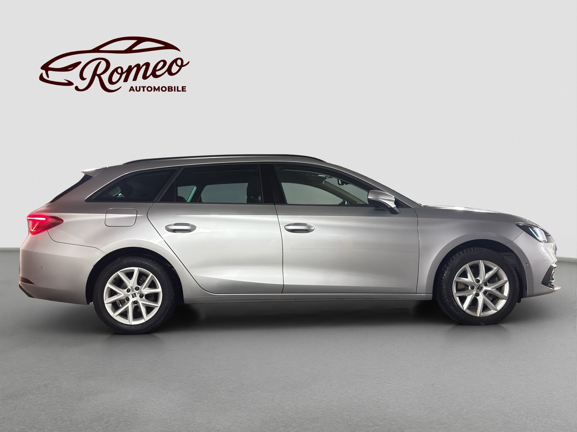 SEAT Leon ST 2.0 TDI EVO DSG Style ** Ab MFK & Service ** CH Auto ** 1. Hand **-image-7