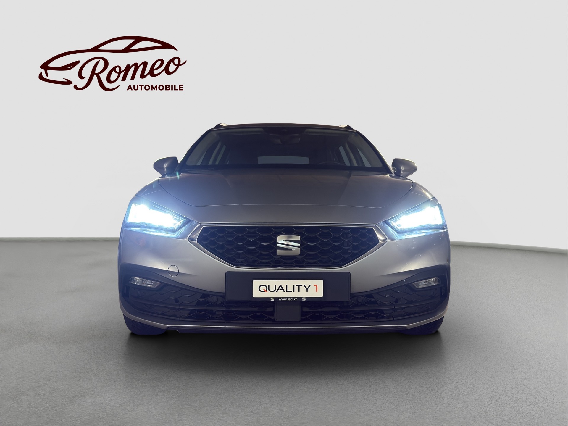 SEAT Leon ST 2.0 TDI EVO DSG Style ** Ab MFK & Service ** CH Auto ** 1. Hand **-image-4