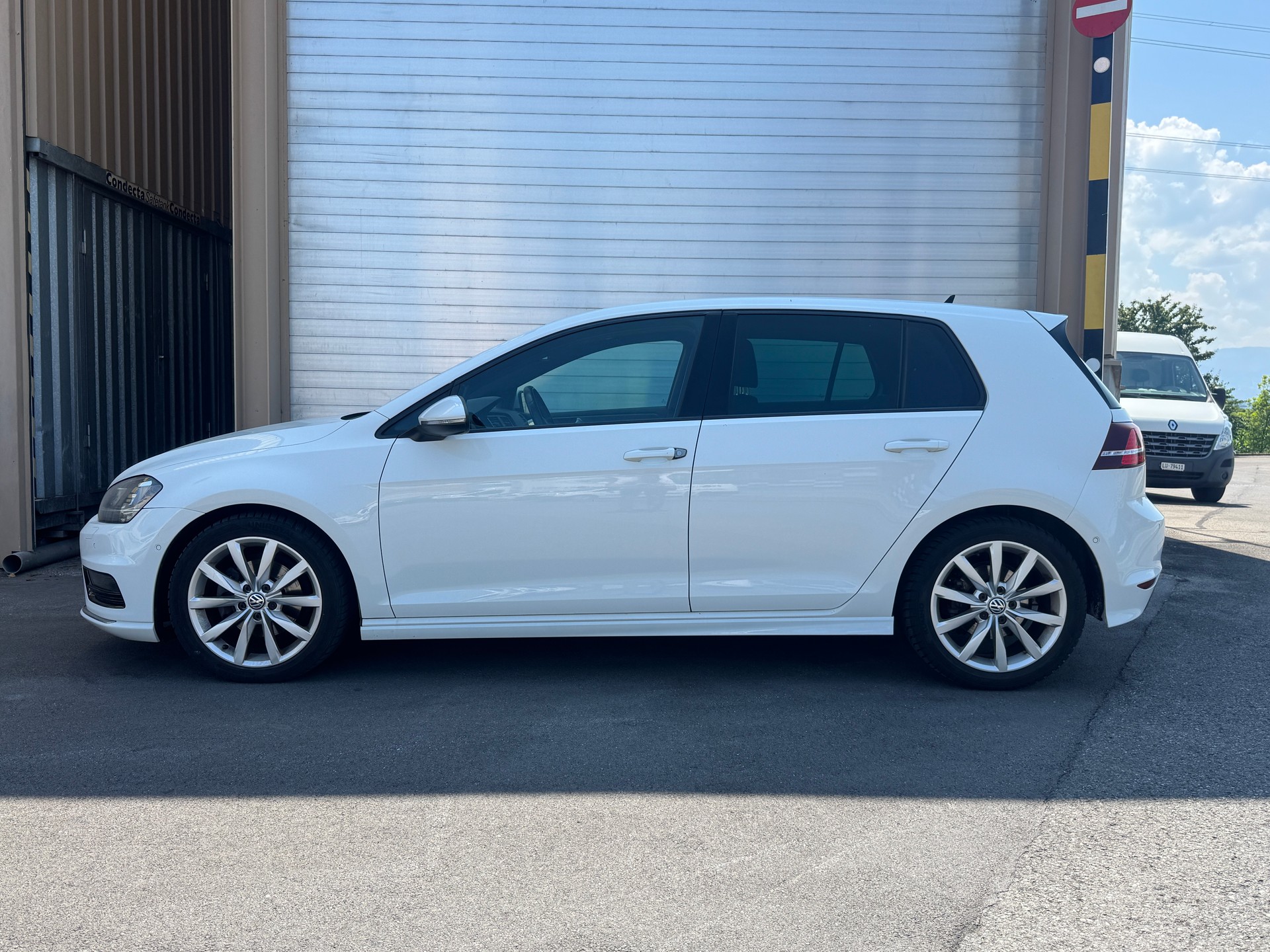 VW Golf 1.4 TSI Cup R-Line DSG-image-2