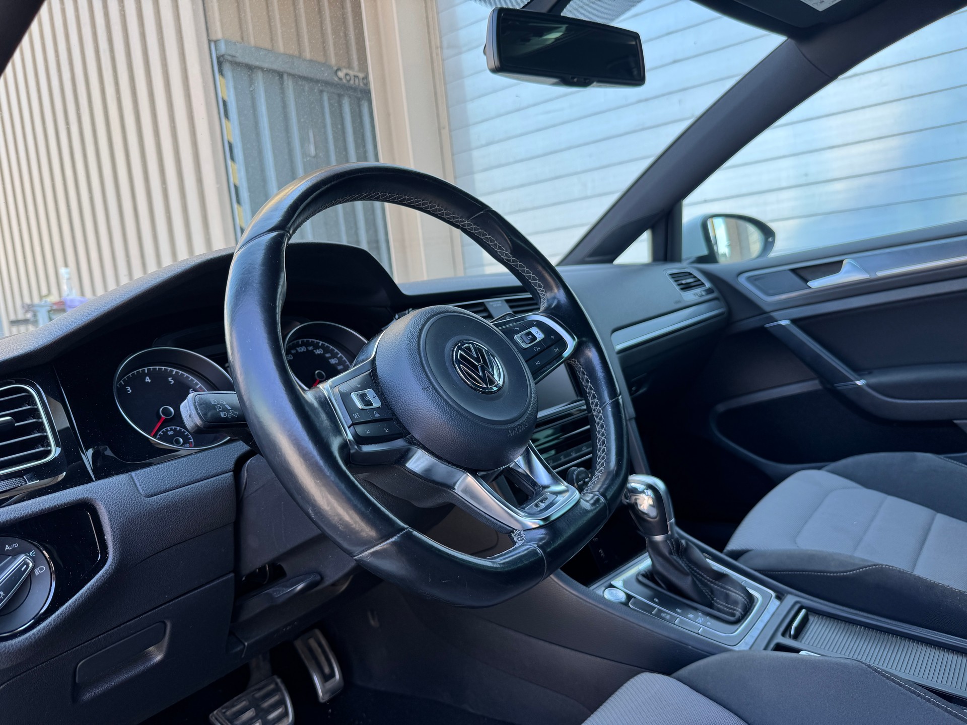 VW Golf 1.4 TSI Cup R-Line DSG-image-16