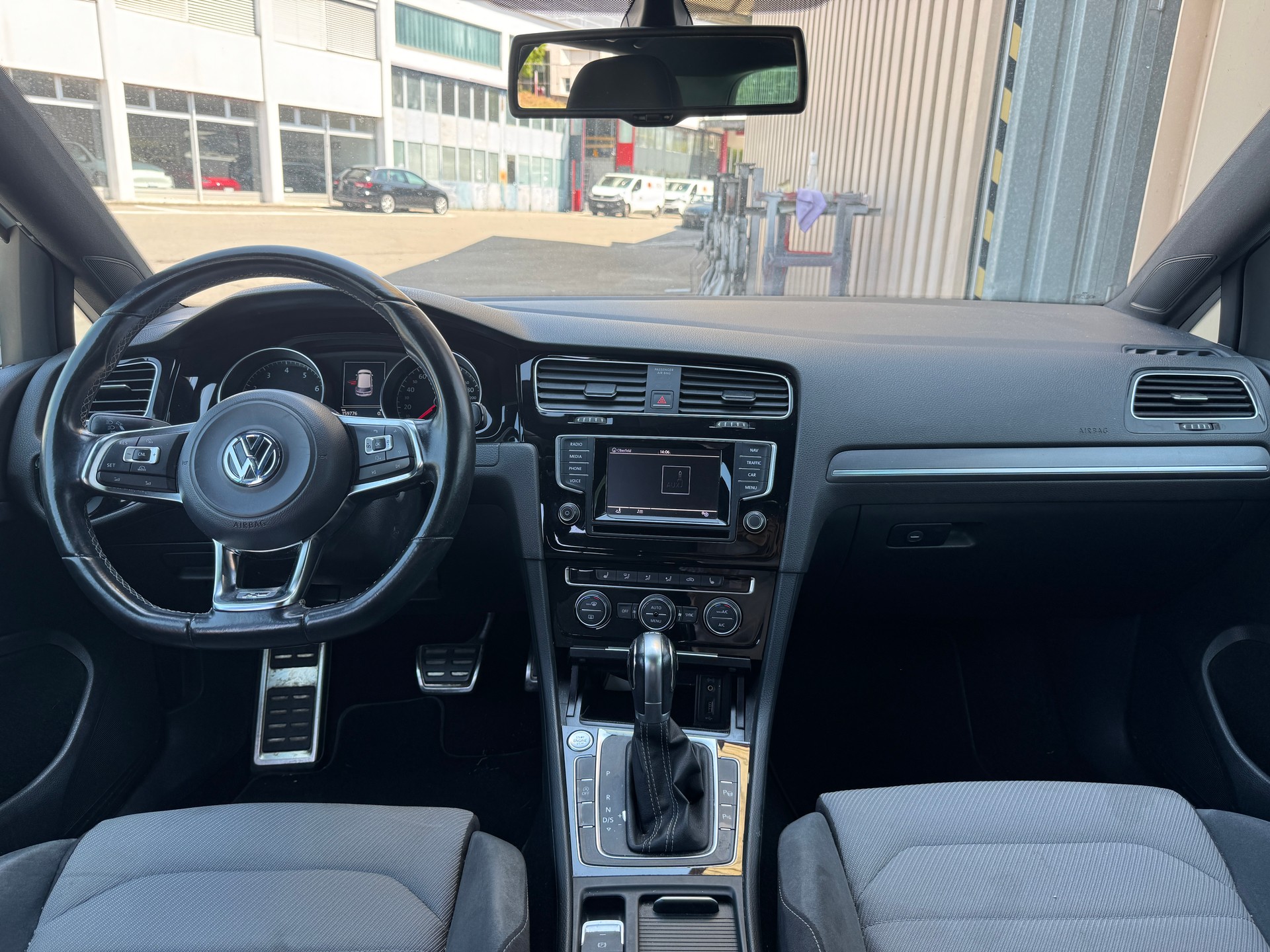 VW Golf 1.4 TSI Cup R-Line DSG-image-9