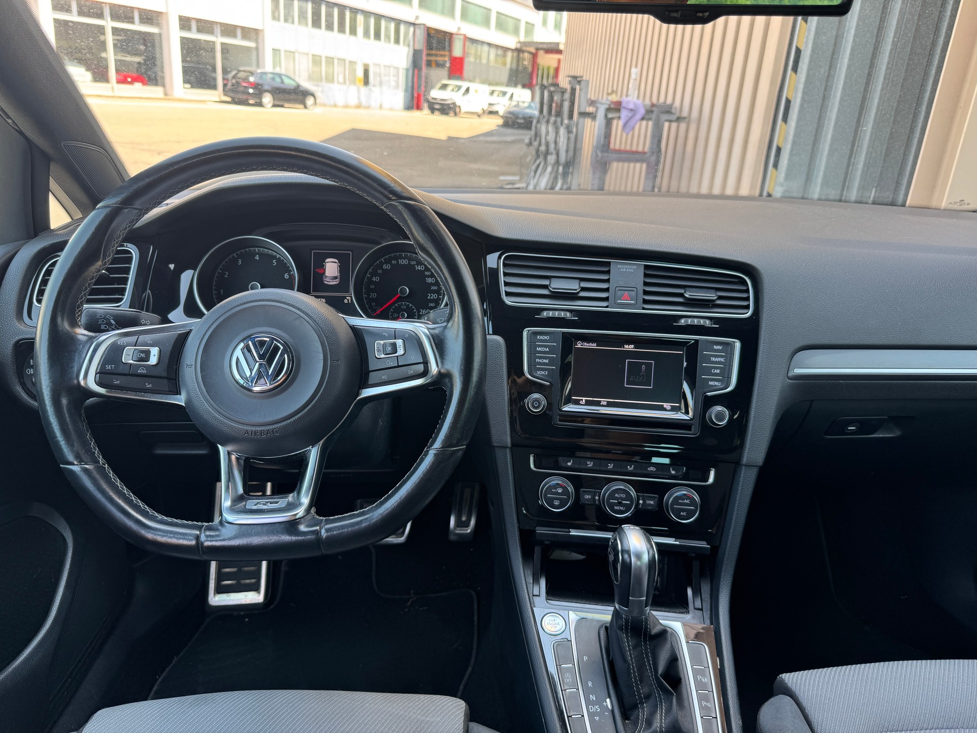 VW Golf 1.4 TSI Cup R-Line DSG-image-10