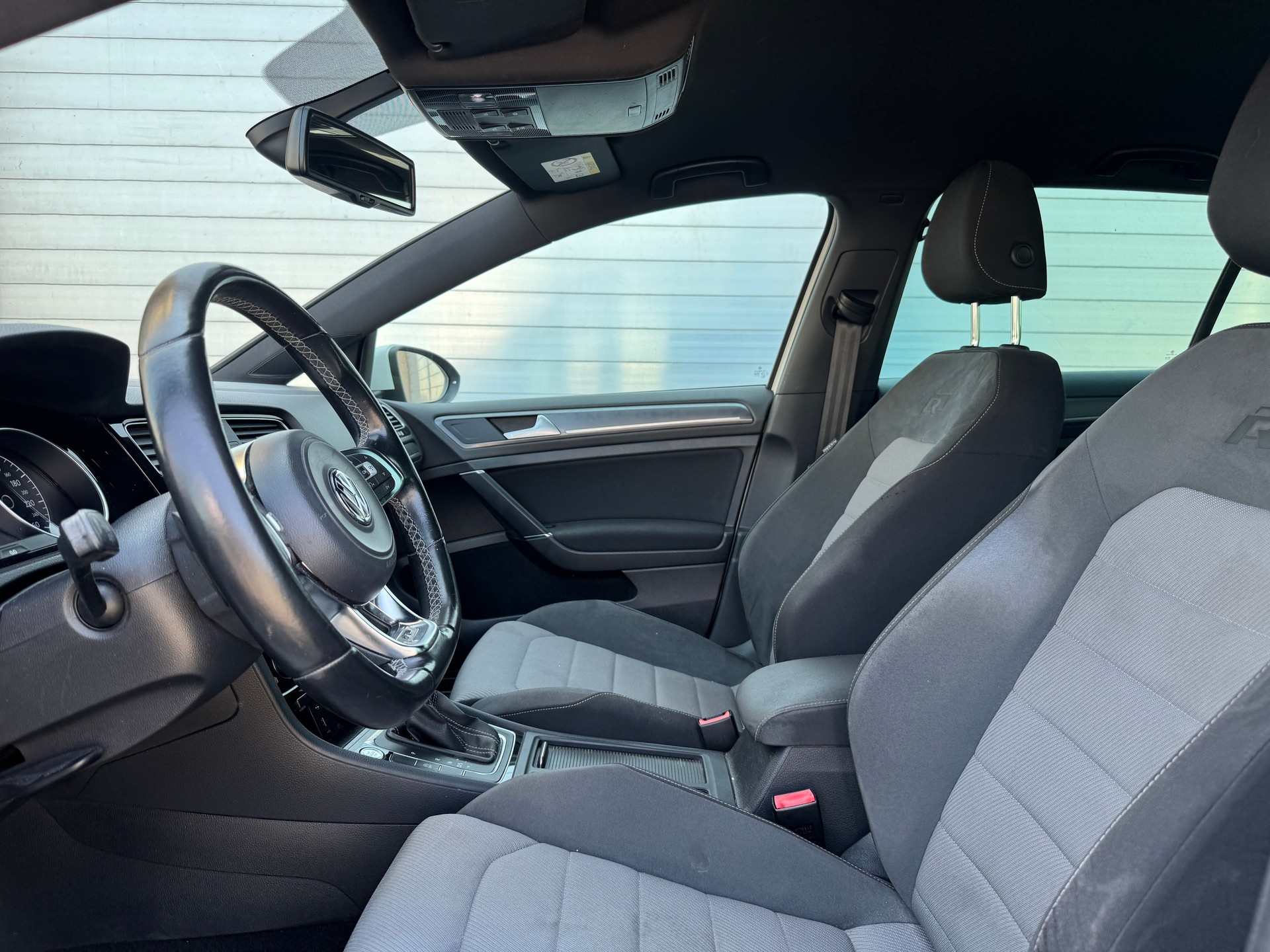 VW Golf 1.4 TSI Cup R-Line DSG-image-15