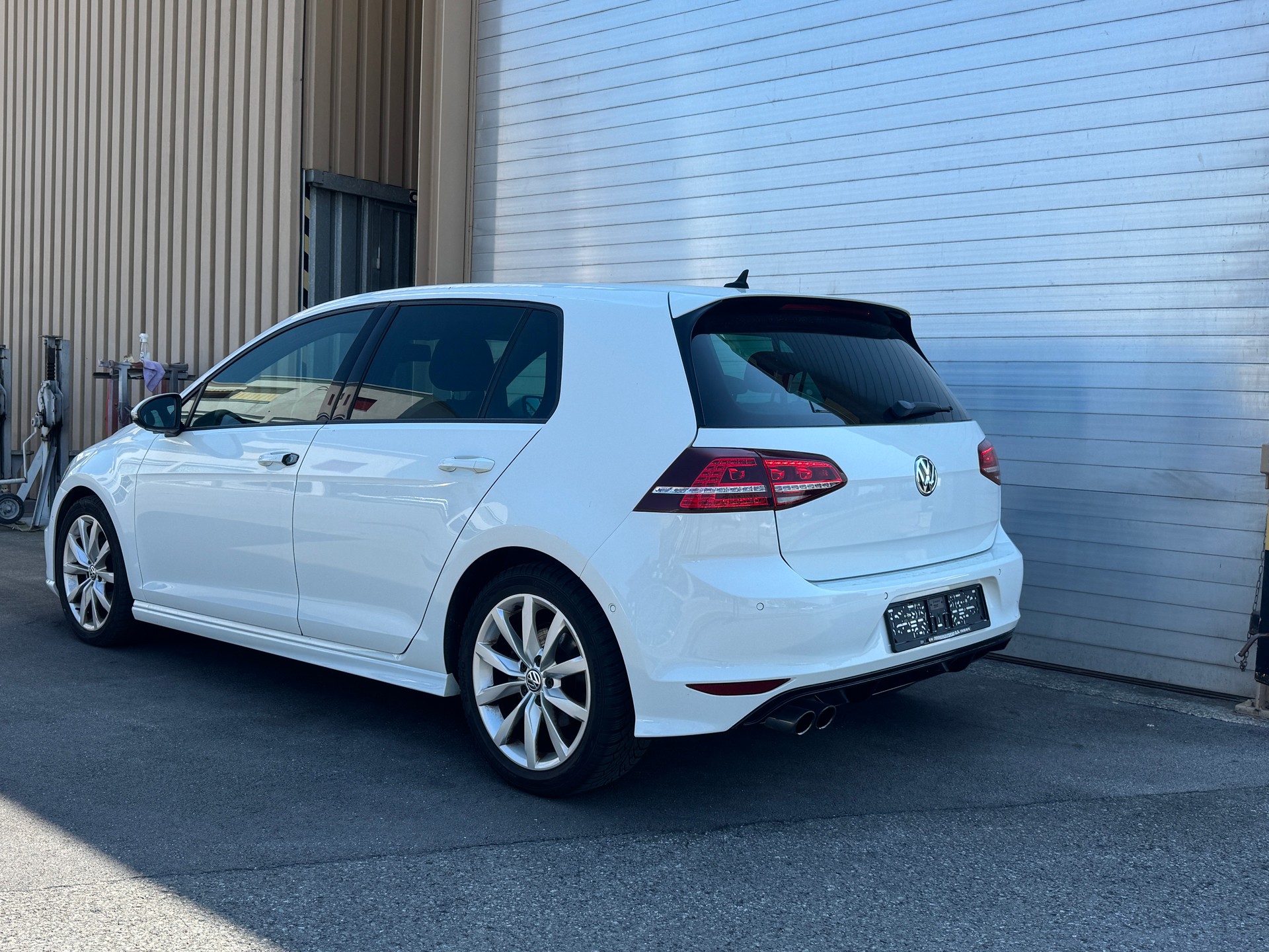 VW Golf 1.4 TSI Cup R-Line DSG-image-3