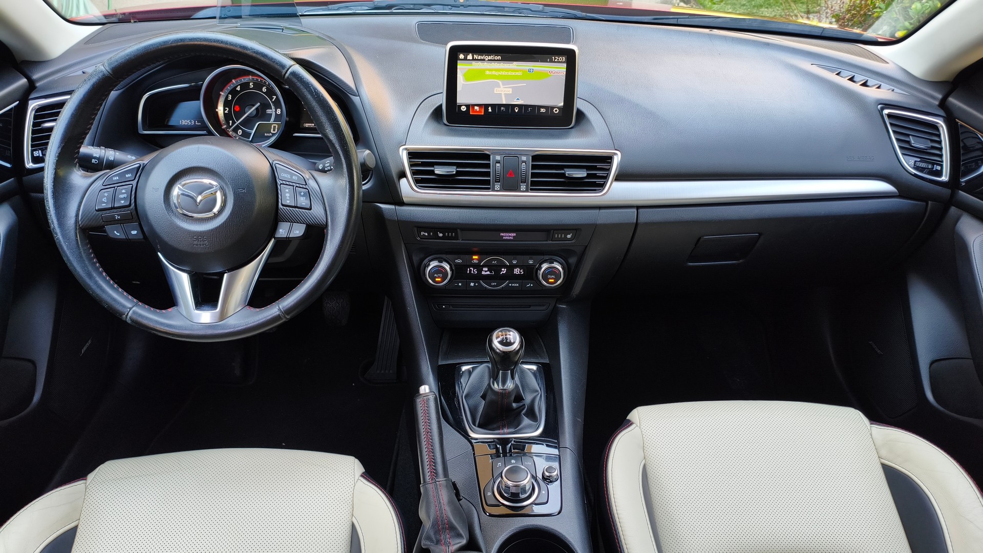 MAZDA 3 2.0 16V Revolution-image-10