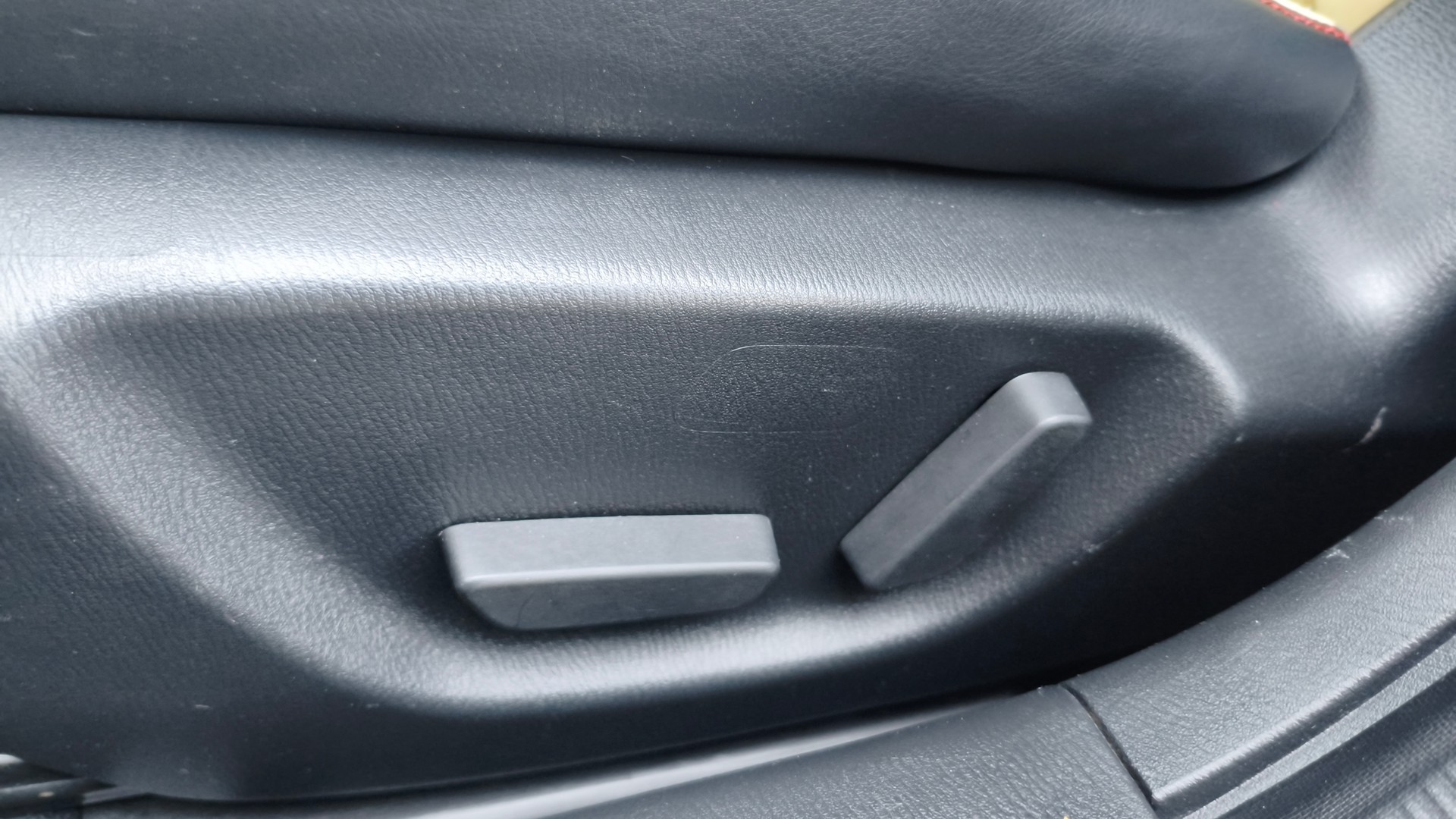 MAZDA 3 2.0 16V Revolution-image-9