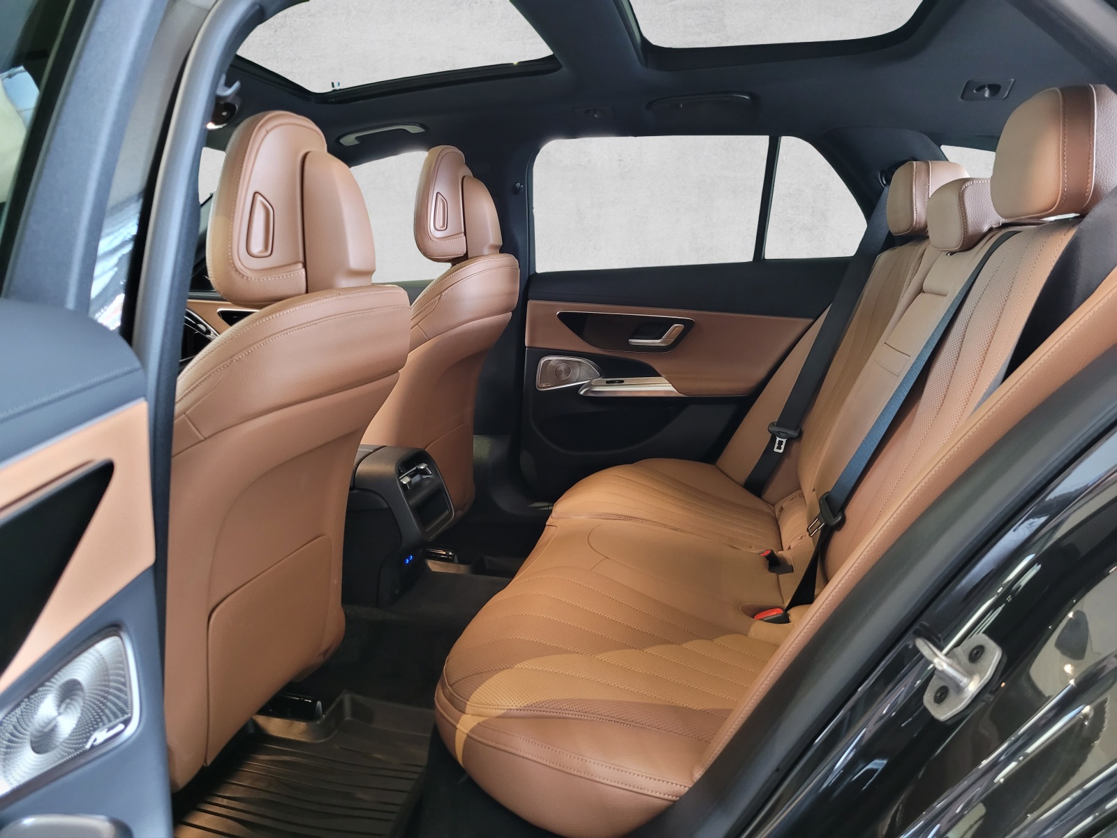 MERCEDES-BENZ E 300 de All-Terrain 4Matic 9G-Tronic-image-10