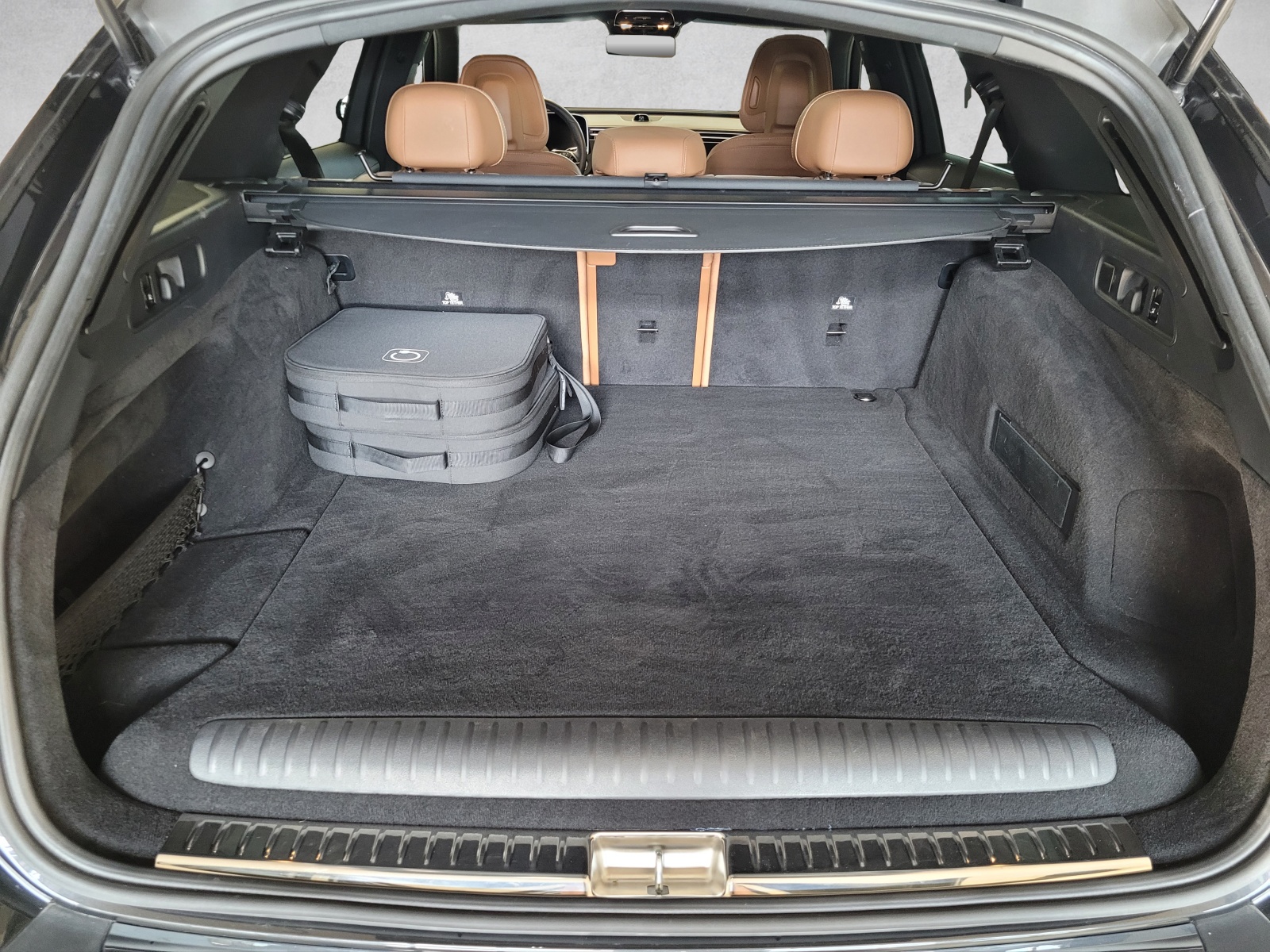 MERCEDES-BENZ E 300 de All-Terrain 4Matic 9G-Tronic-image-13