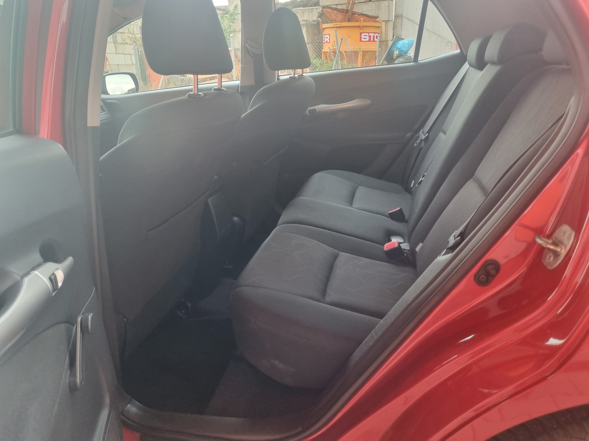 TOYOTA AURIS-image-6