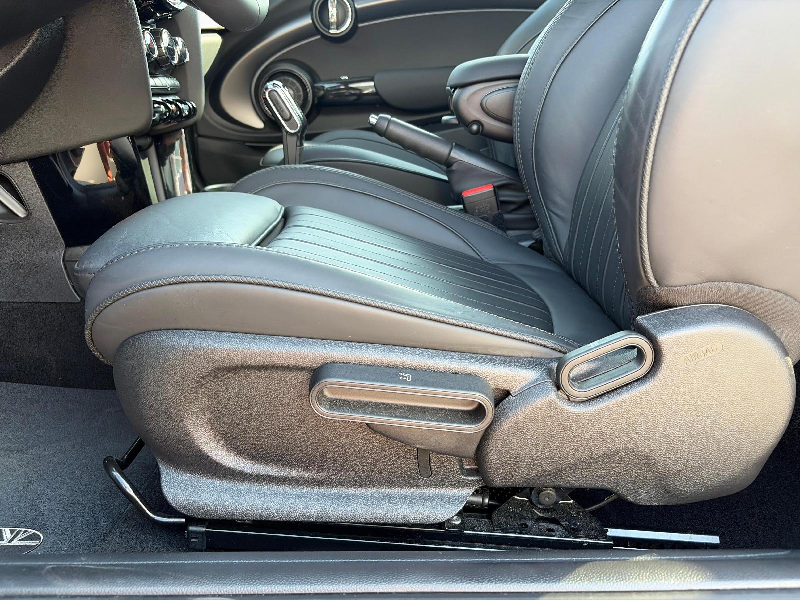MINI Cabrio F57 2.0i Cooper S Yours Trim-image-10