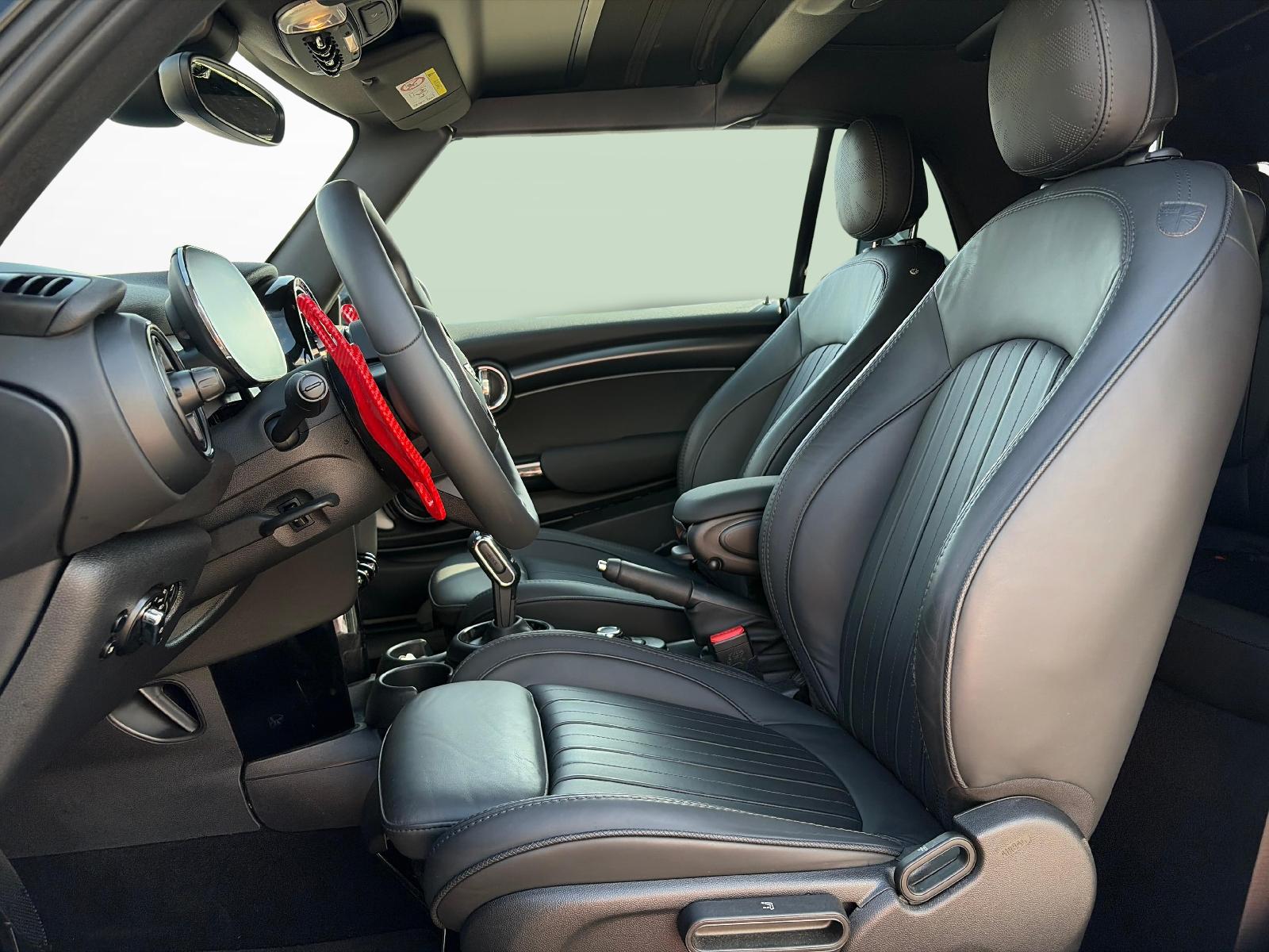 MINI Cabrio F57 2.0i Cooper S Yours Trim-image-9