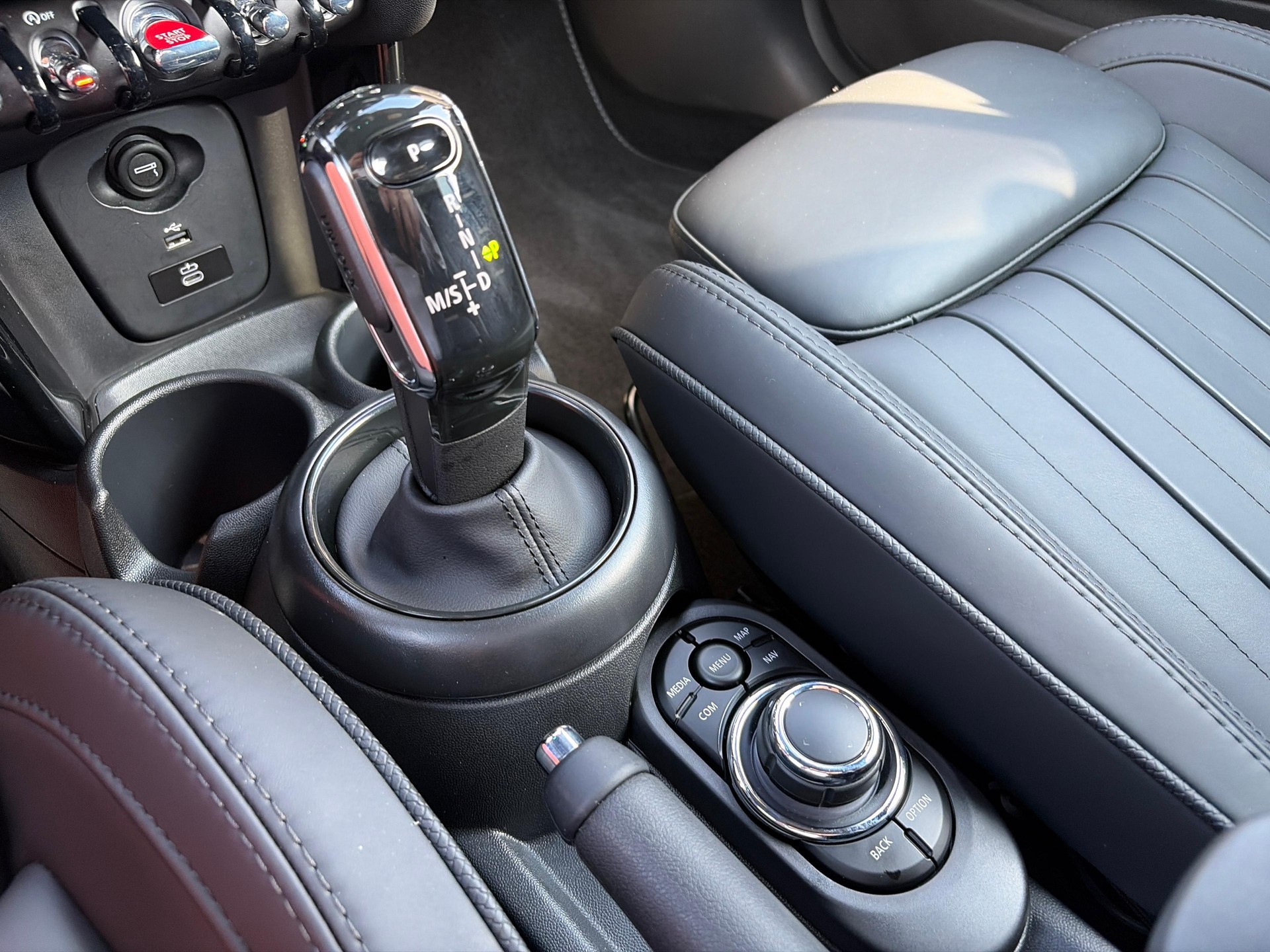 MINI Cabrio F57 2.0i Cooper S Yours Trim-image-14