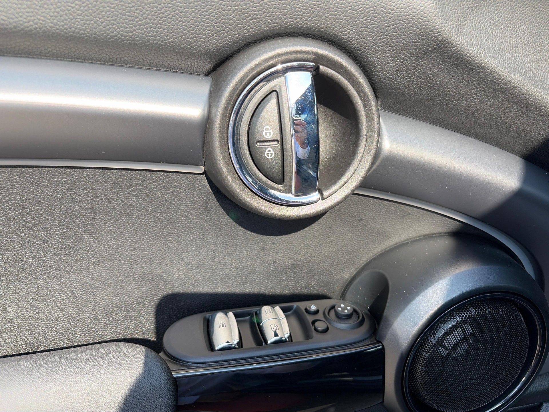 MINI Cabrio F57 2.0i Cooper S Yours Trim-image-16