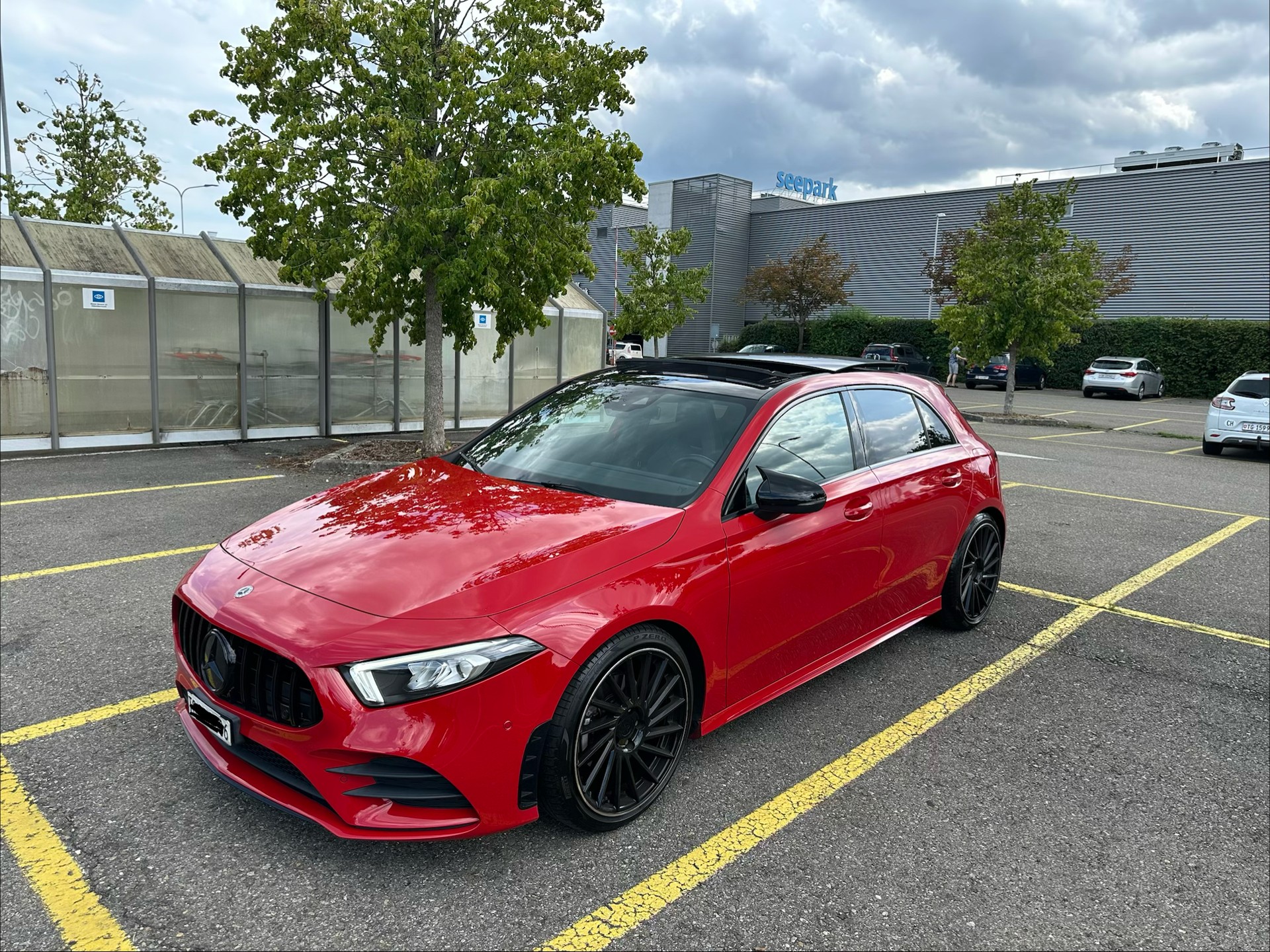 MERCEDES-BENZ A 180 AMG Line-image-1