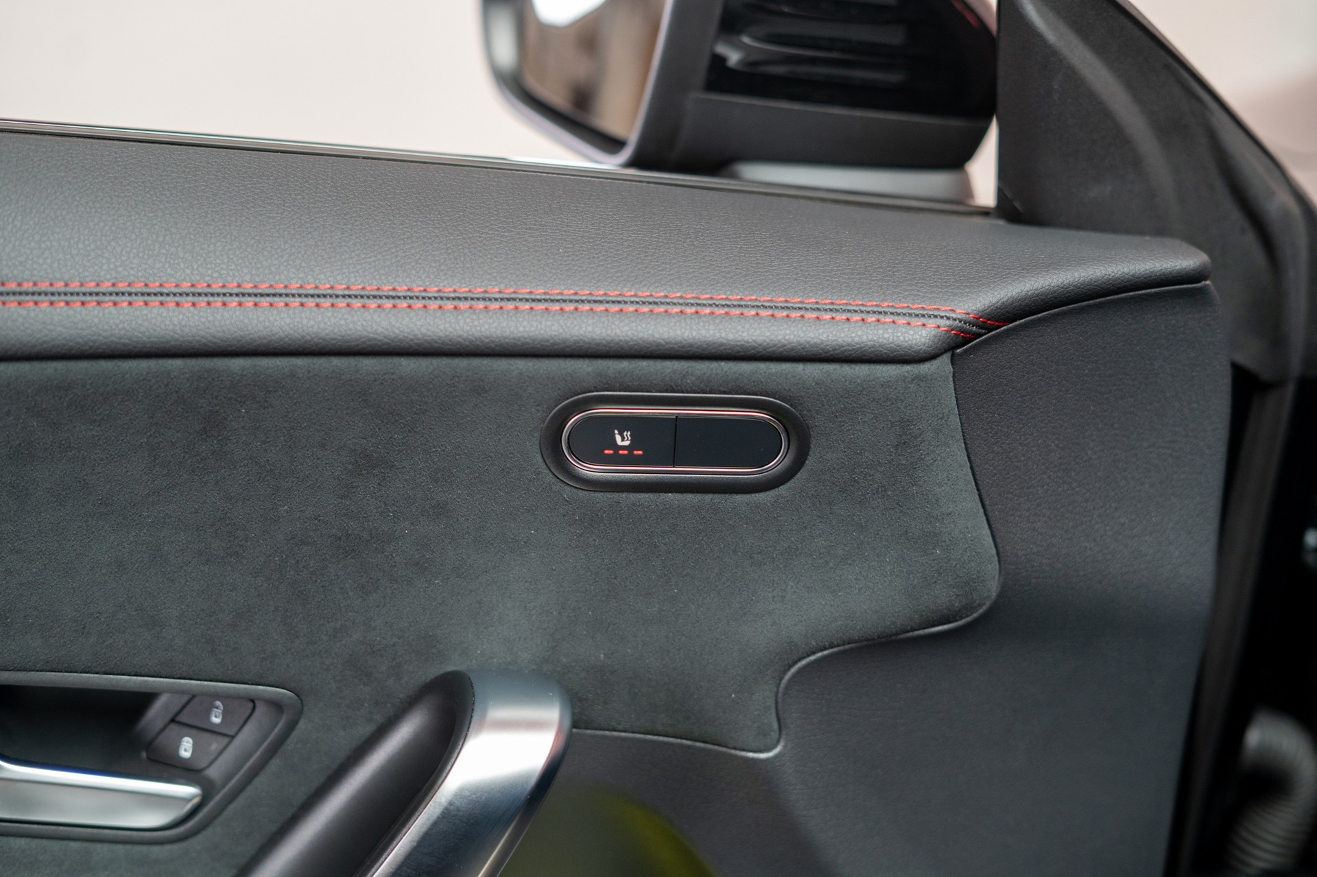MERCEDES-BENZ CLA 35 AMG 4matic / Facelift / Rückfahrkamera / Ambientebeleuchtung-image-11