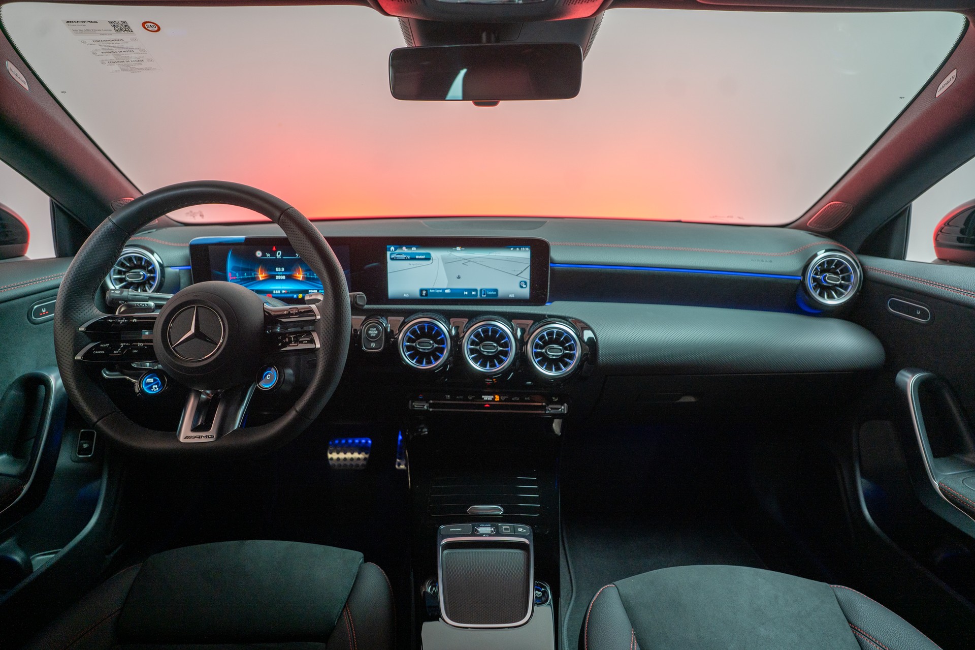 MERCEDES-BENZ CLA 35 AMG 4matic / Facelift / Rückfahrkamera / Ambientebeleuchtung-image-16