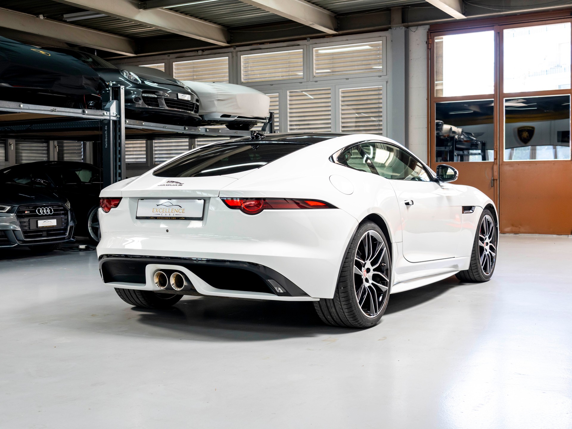 JAGUAR F-Type Coupé 3.0 V6 S/C AWD Chequered Flag Aut.-image-5