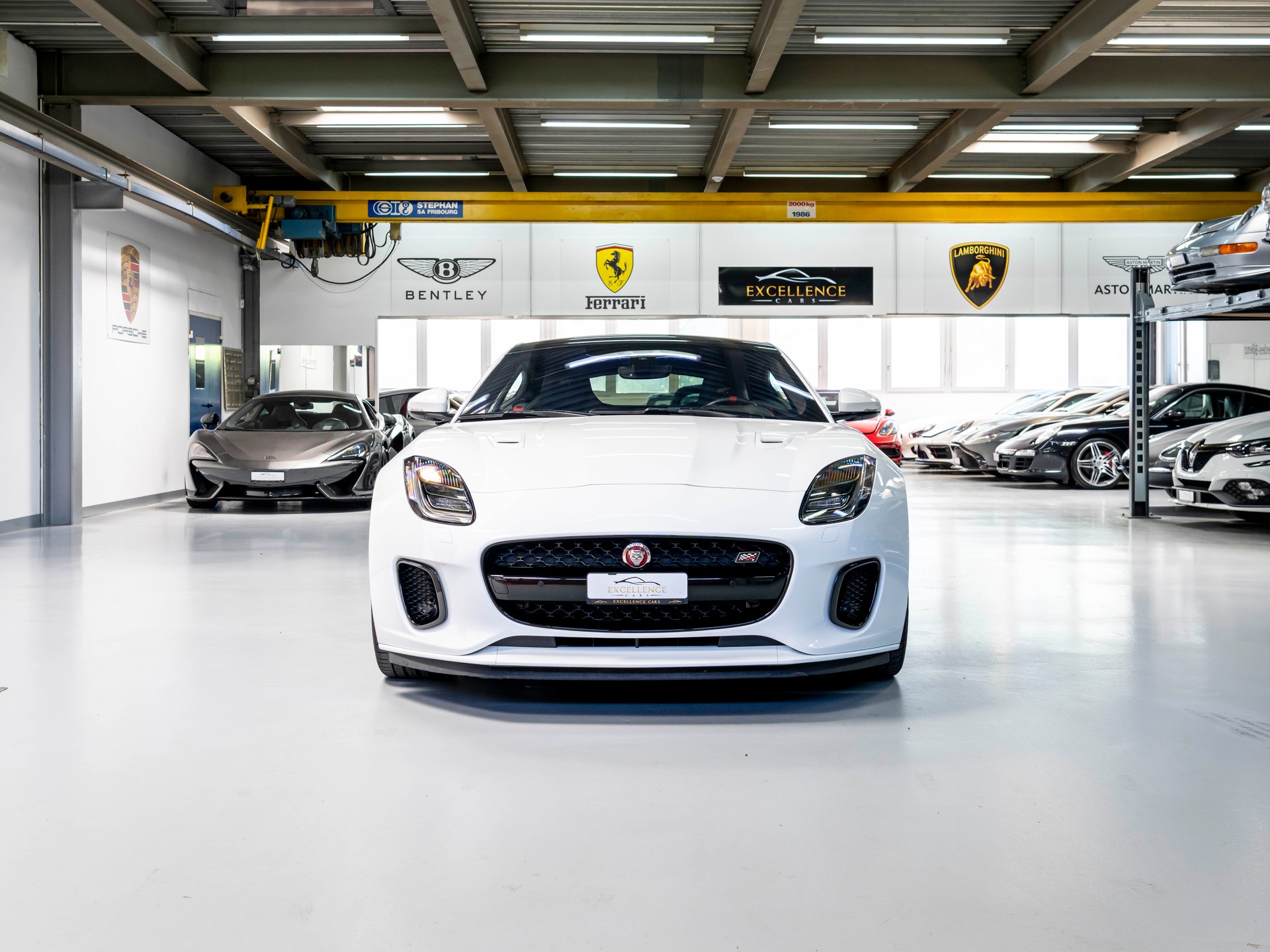 JAGUAR F-Type Coupé 3.0 V6 S/C AWD Chequered Flag Aut.-image-1